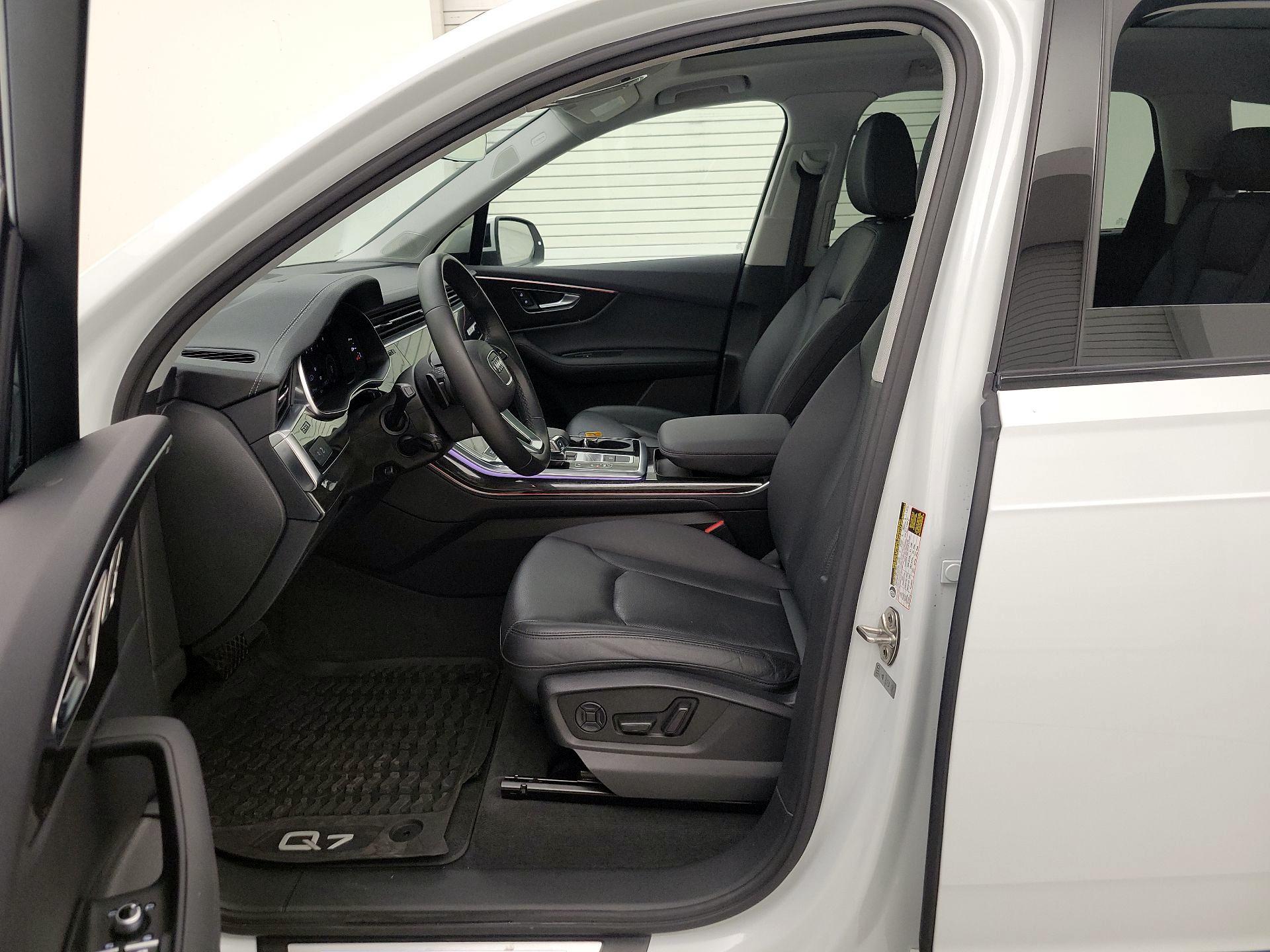 Thumbnail: 2023 Audi Q7 - 11