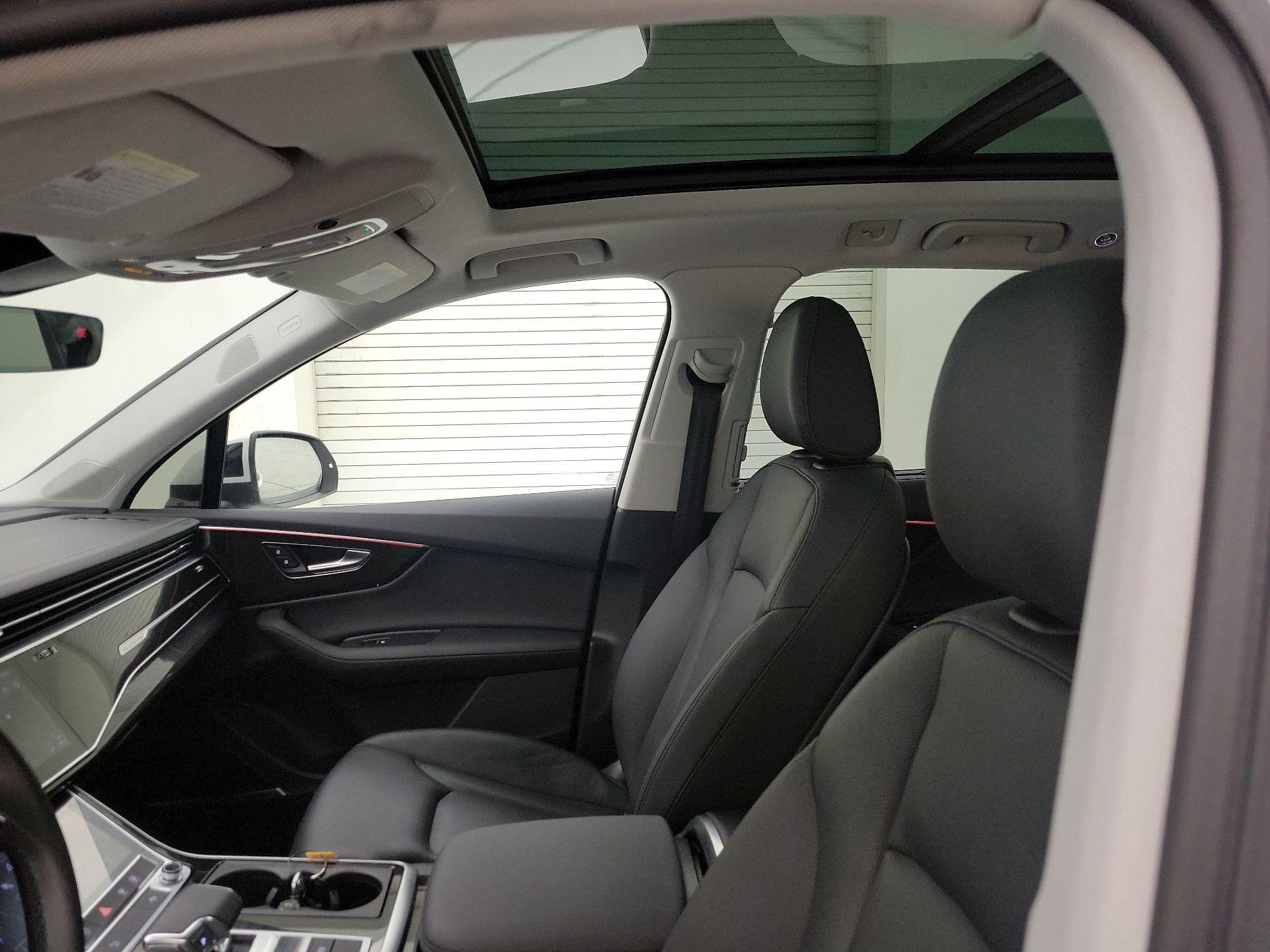 Thumbnail: 2023 Audi Q7 - 20
