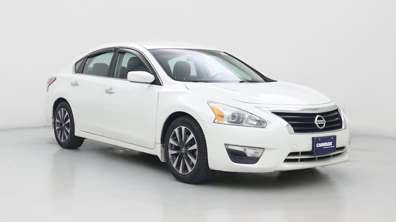 2015 Nissan Altima S Hero Image
