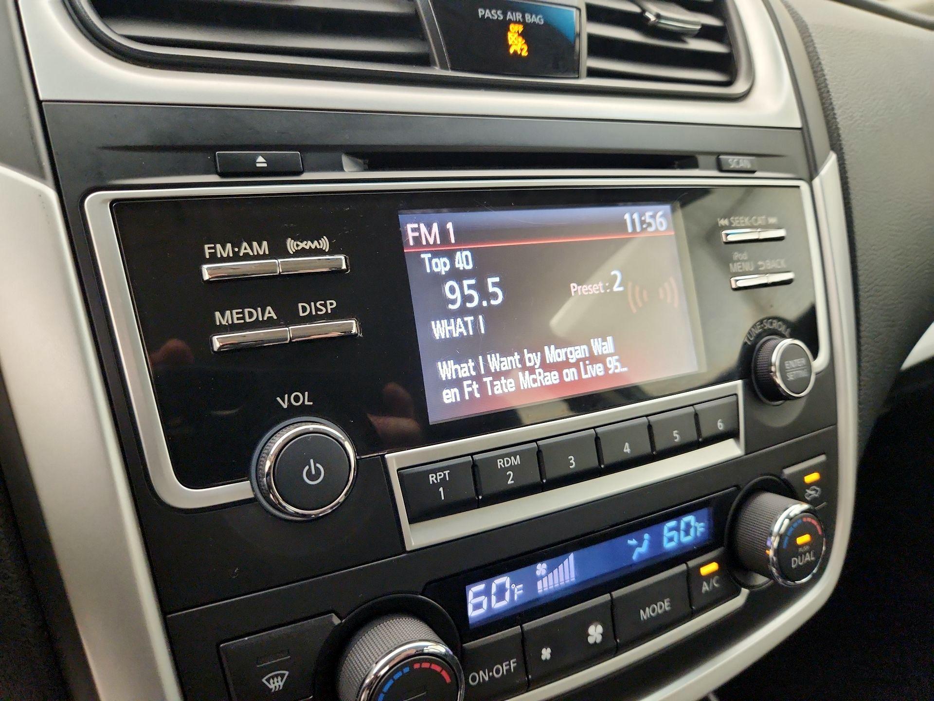 Thumbnail: 2017 Nissan Altima - 15