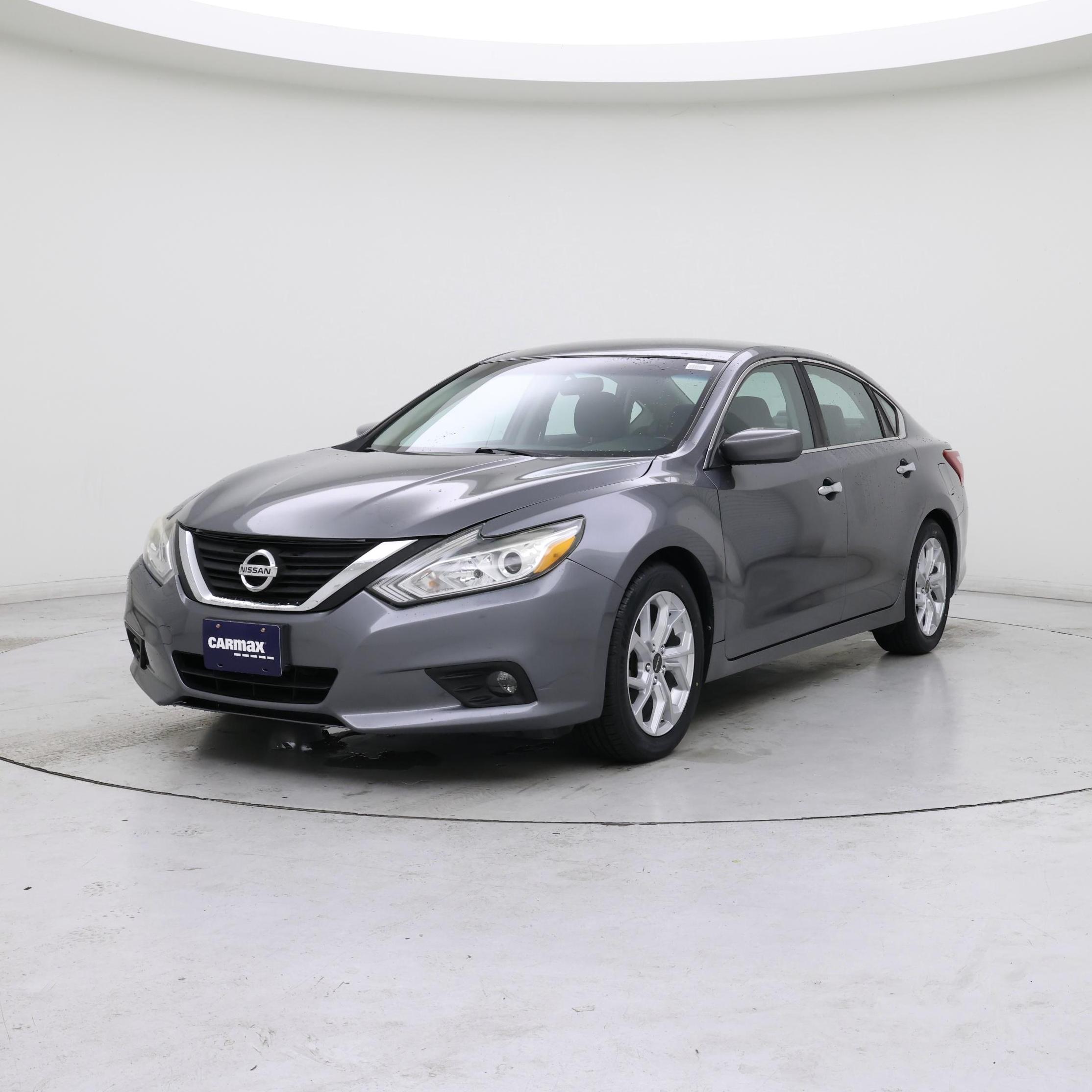 Thumbnail: 2017 Nissan Altima - 4