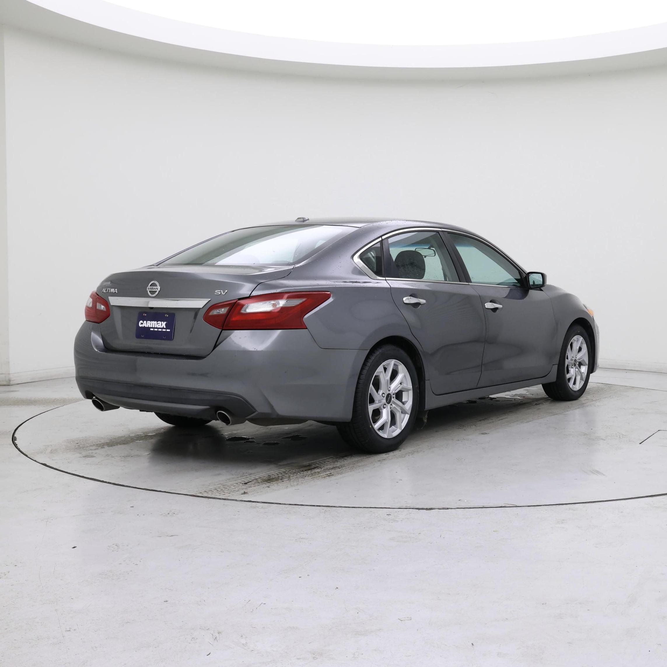Thumbnail: 2017 Nissan Altima - 8