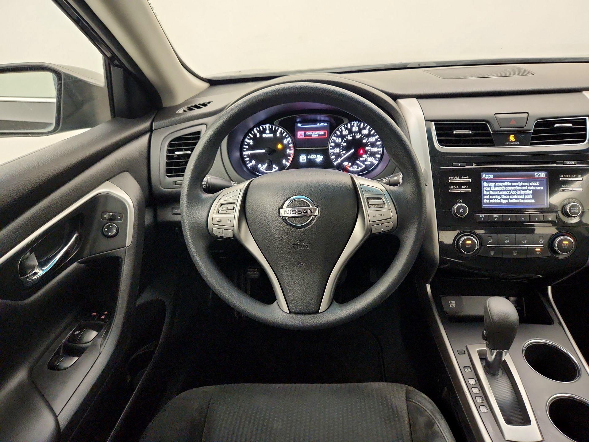 Thumbnail: 2015 Nissan Altima - 10