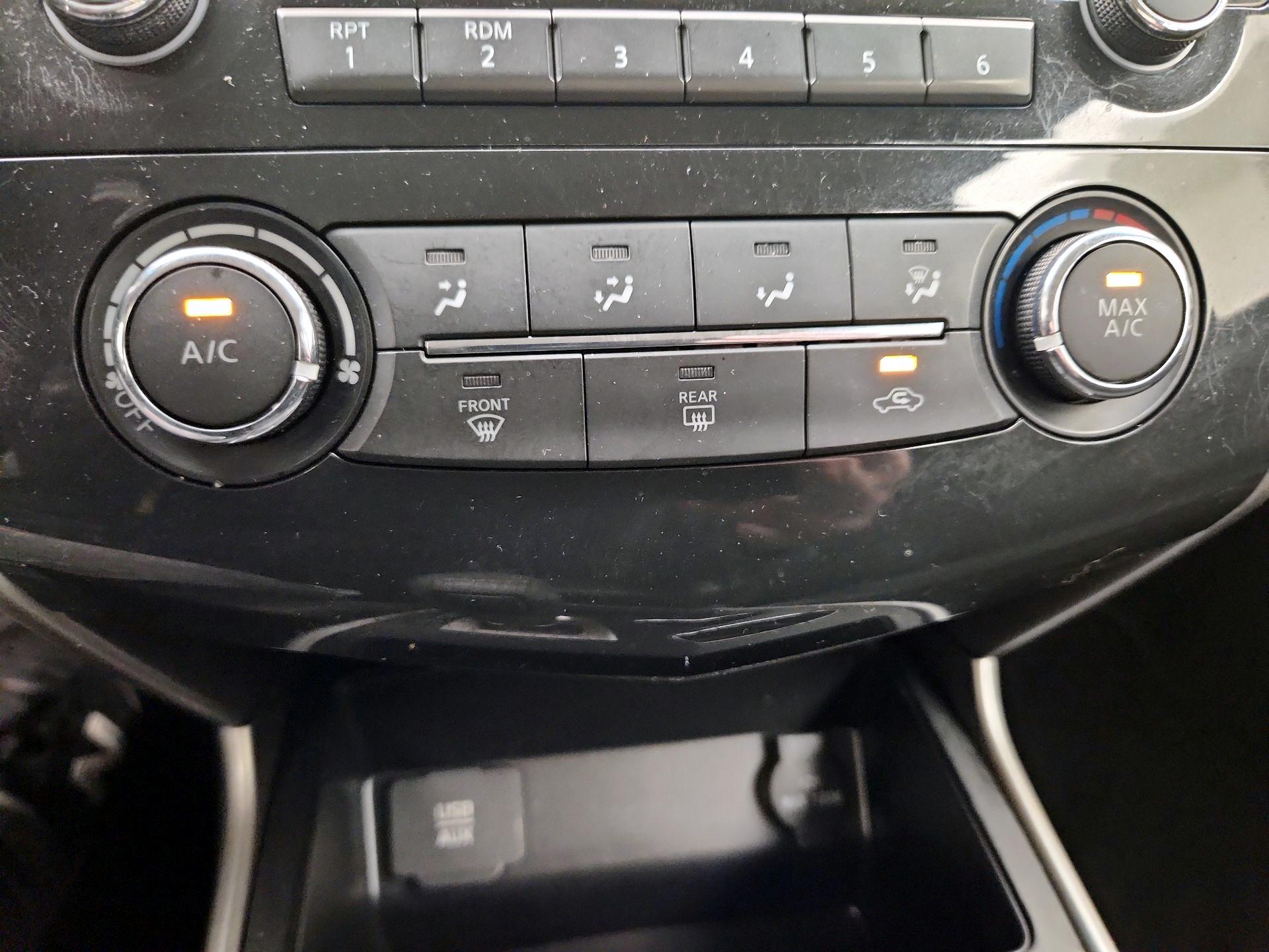 Thumbnail: 2015 Nissan Altima - 16
