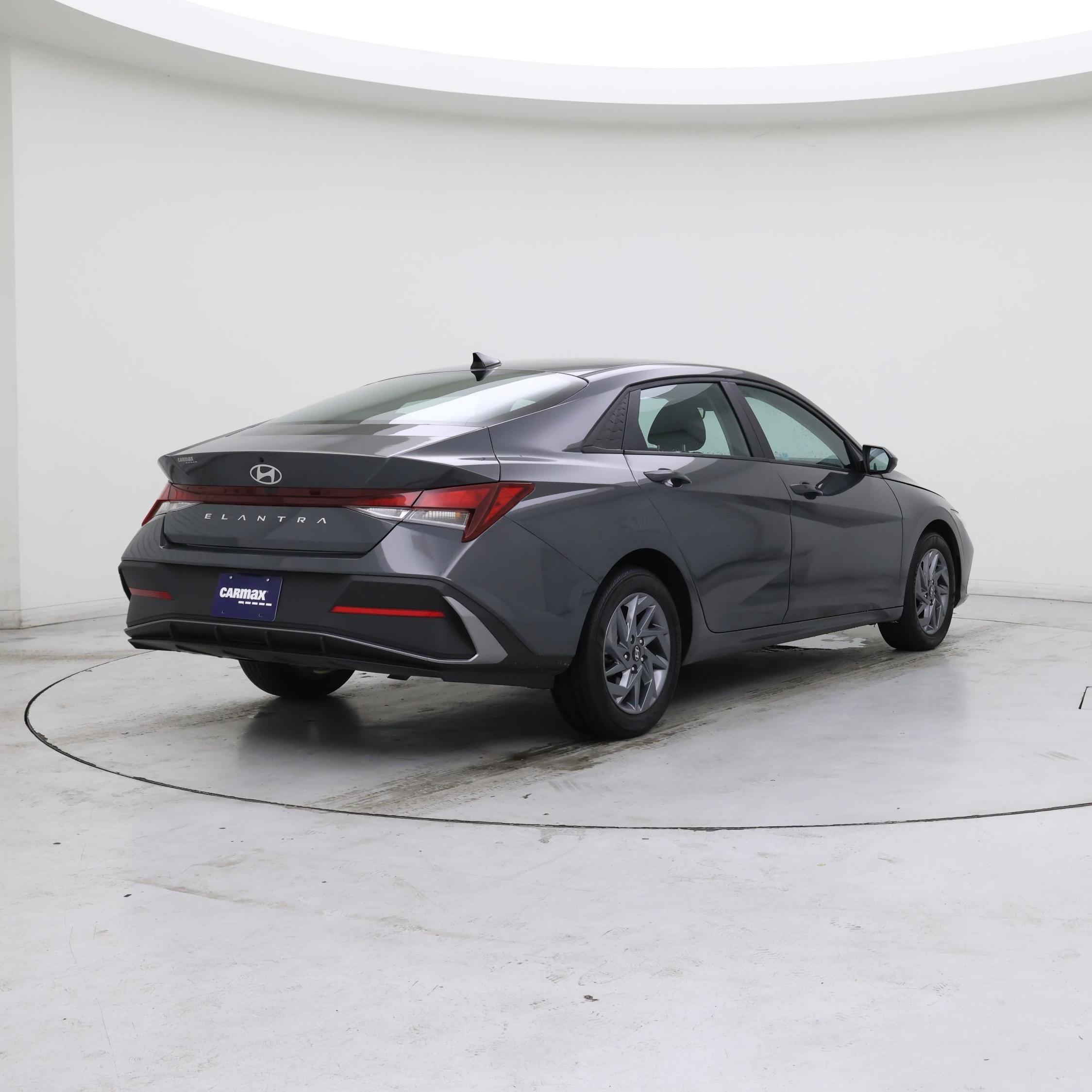 Thumbnail: 2024 Hyundai Elantra - 8