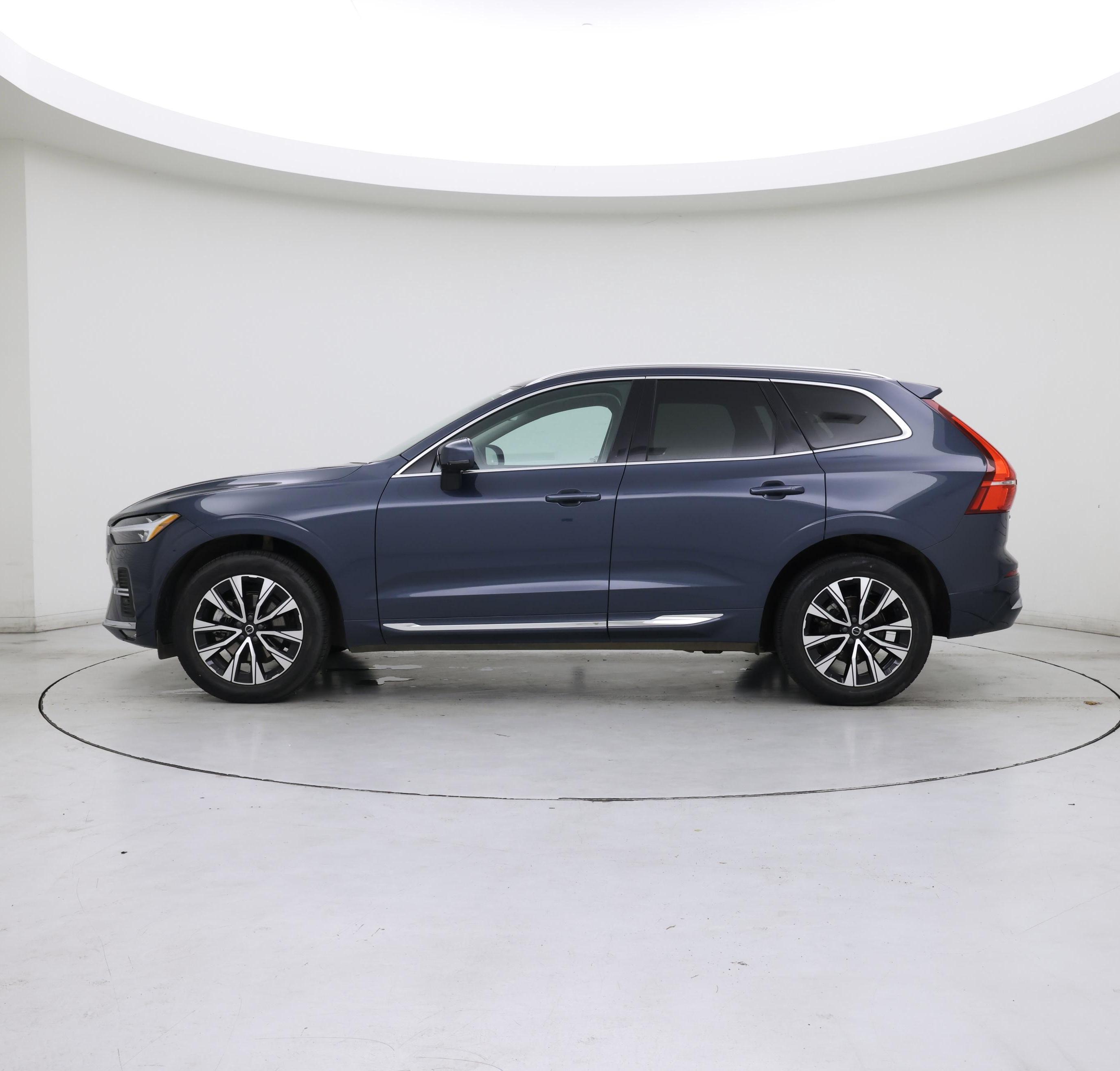 Thumbnail: 2023 Volvo XC60 - 3