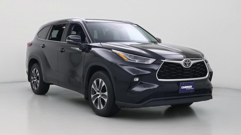 2022 Toyota Highlander XLE Hero Image