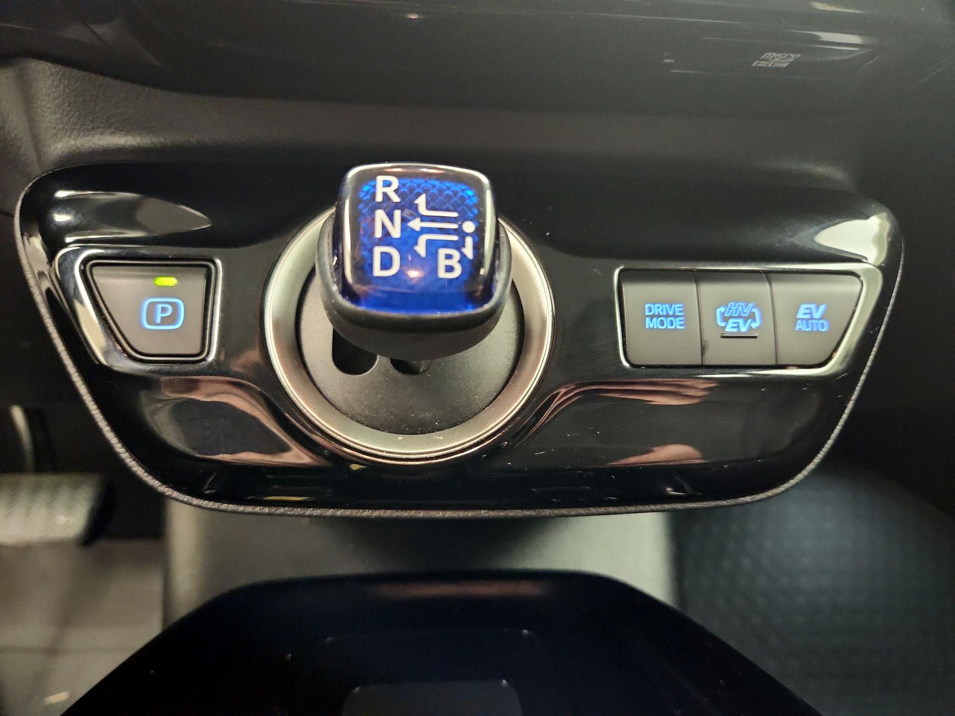 Thumbnail: 2022 Toyota Prius Prime - 18