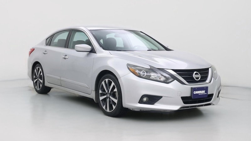 2016 Nissan Altima SR Hero Image