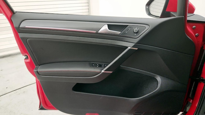 2020 Volkswagen Golf GTI SE 12