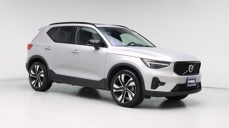 2023 Volvo XC40 B5 Ultimate Hero Image