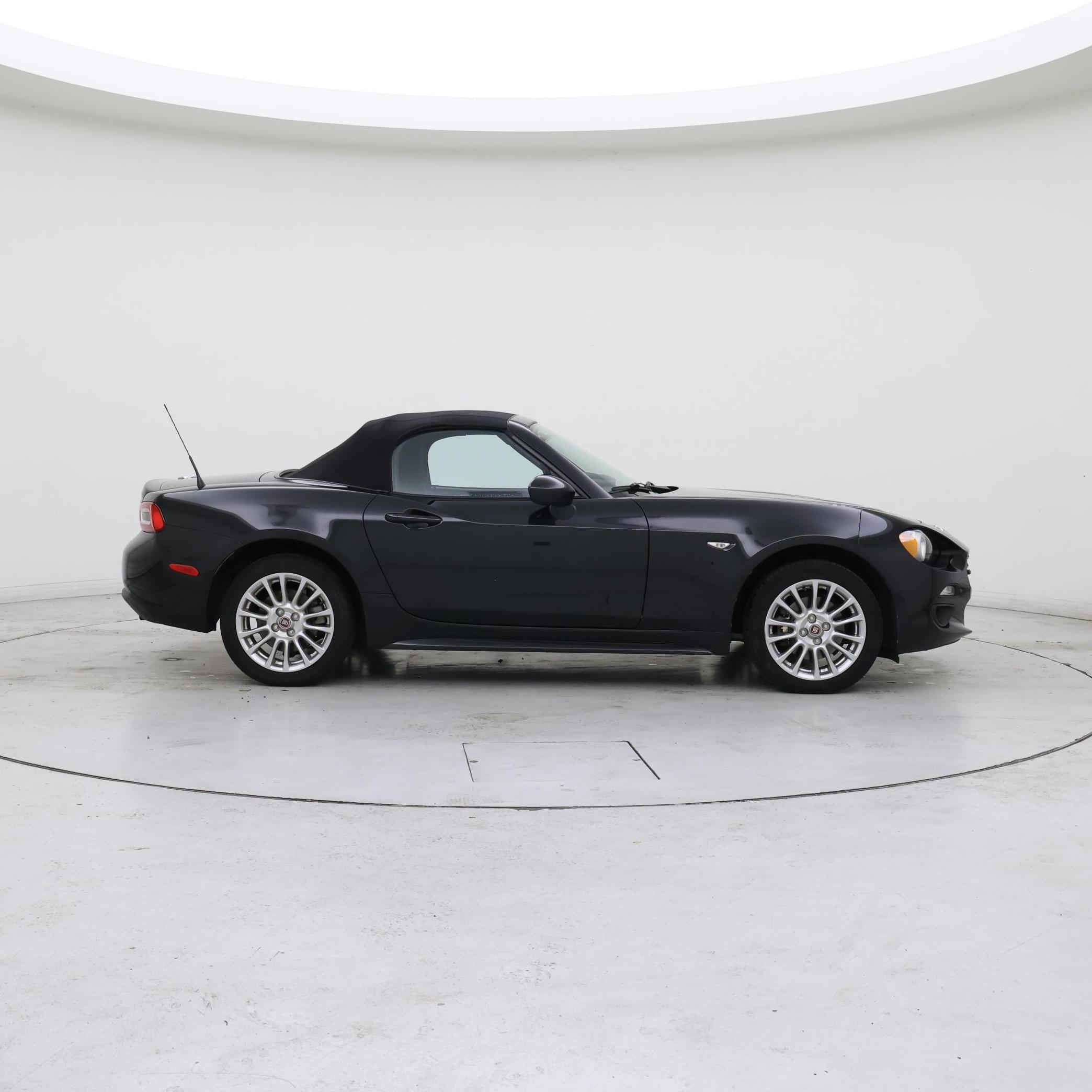 Thumbnail: 2018 Fiat 124 Spider - 7