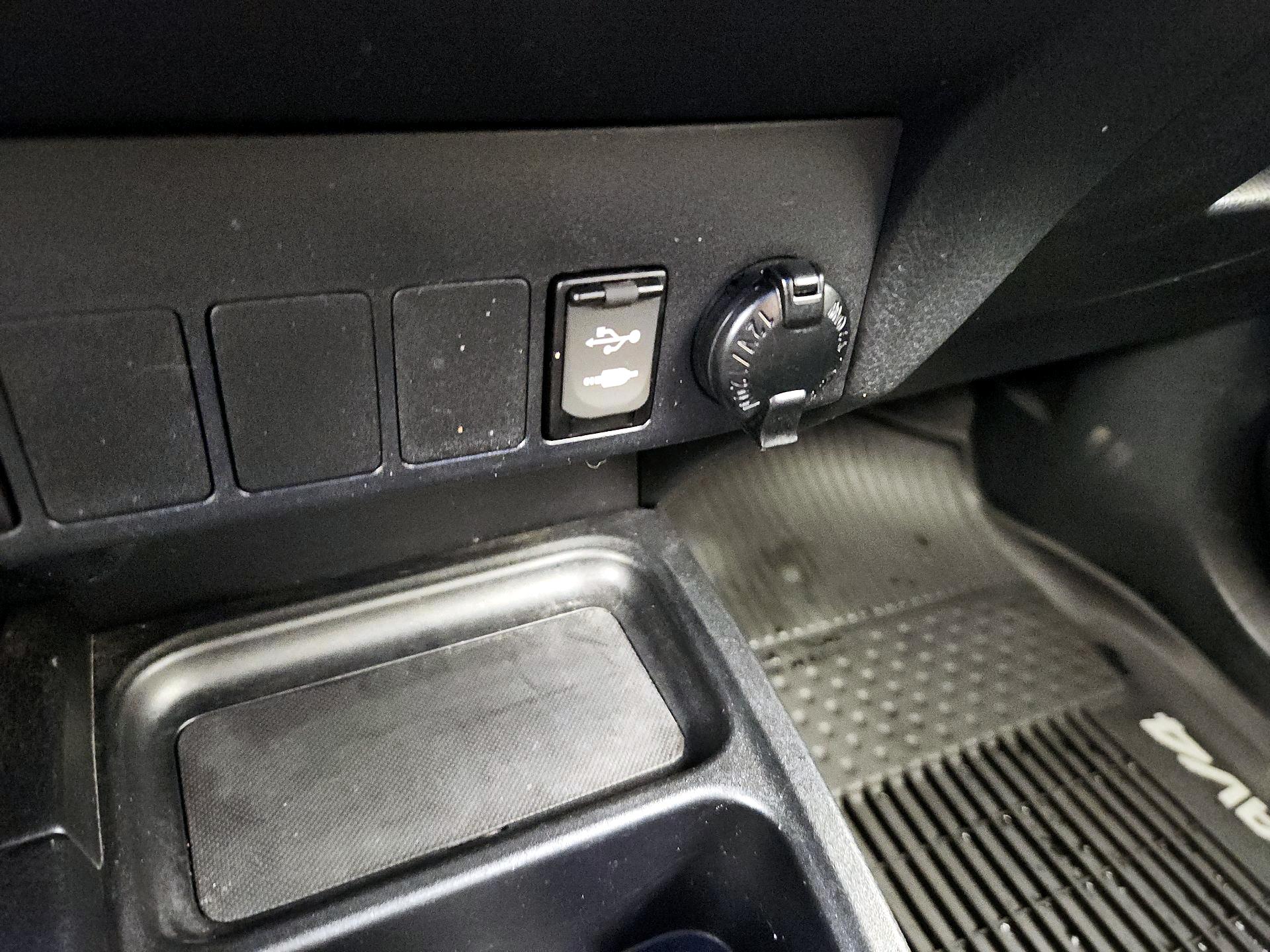 Thumbnail: 2018 Toyota RAV4 - 18