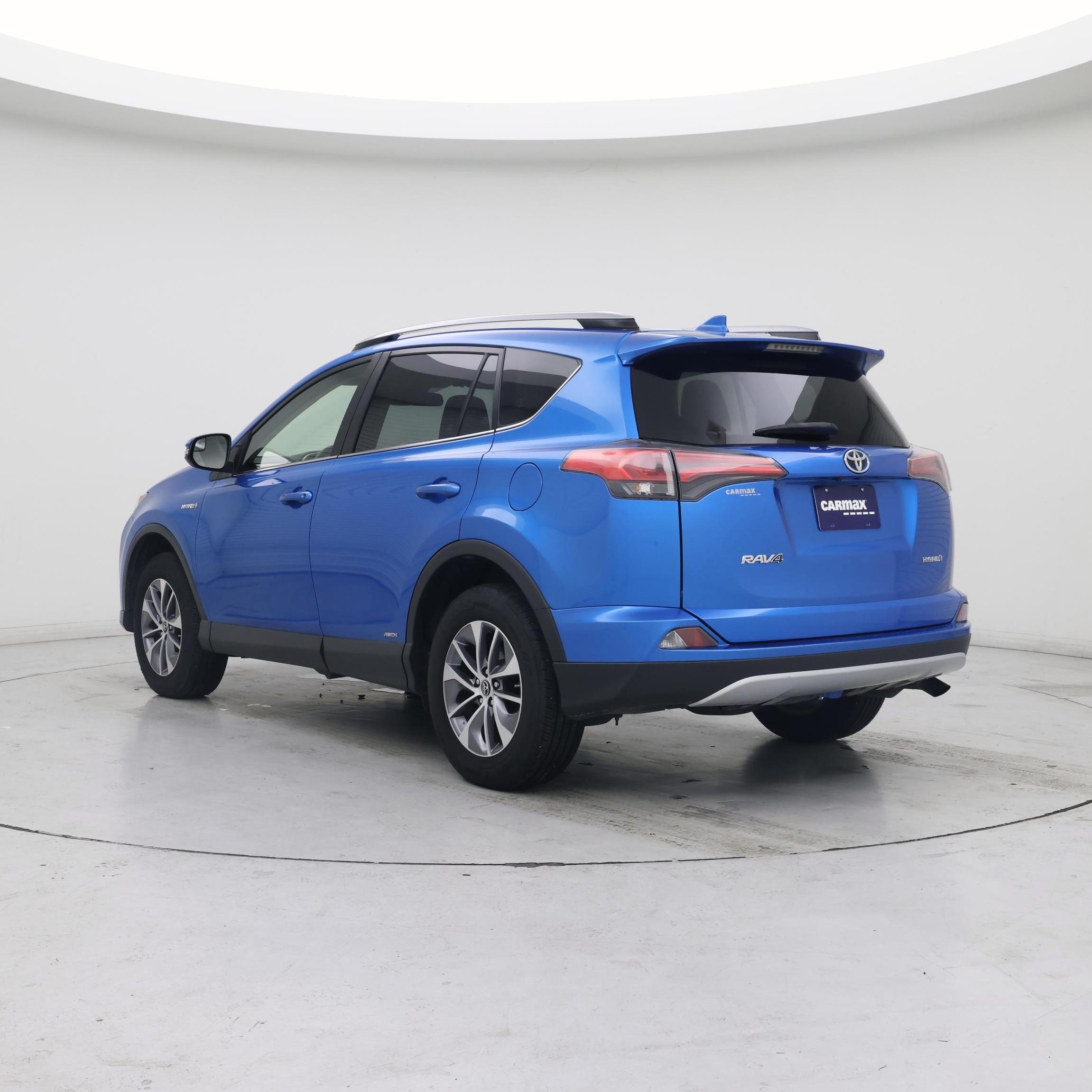 Thumbnail: 2018 Toyota RAV4 - 2