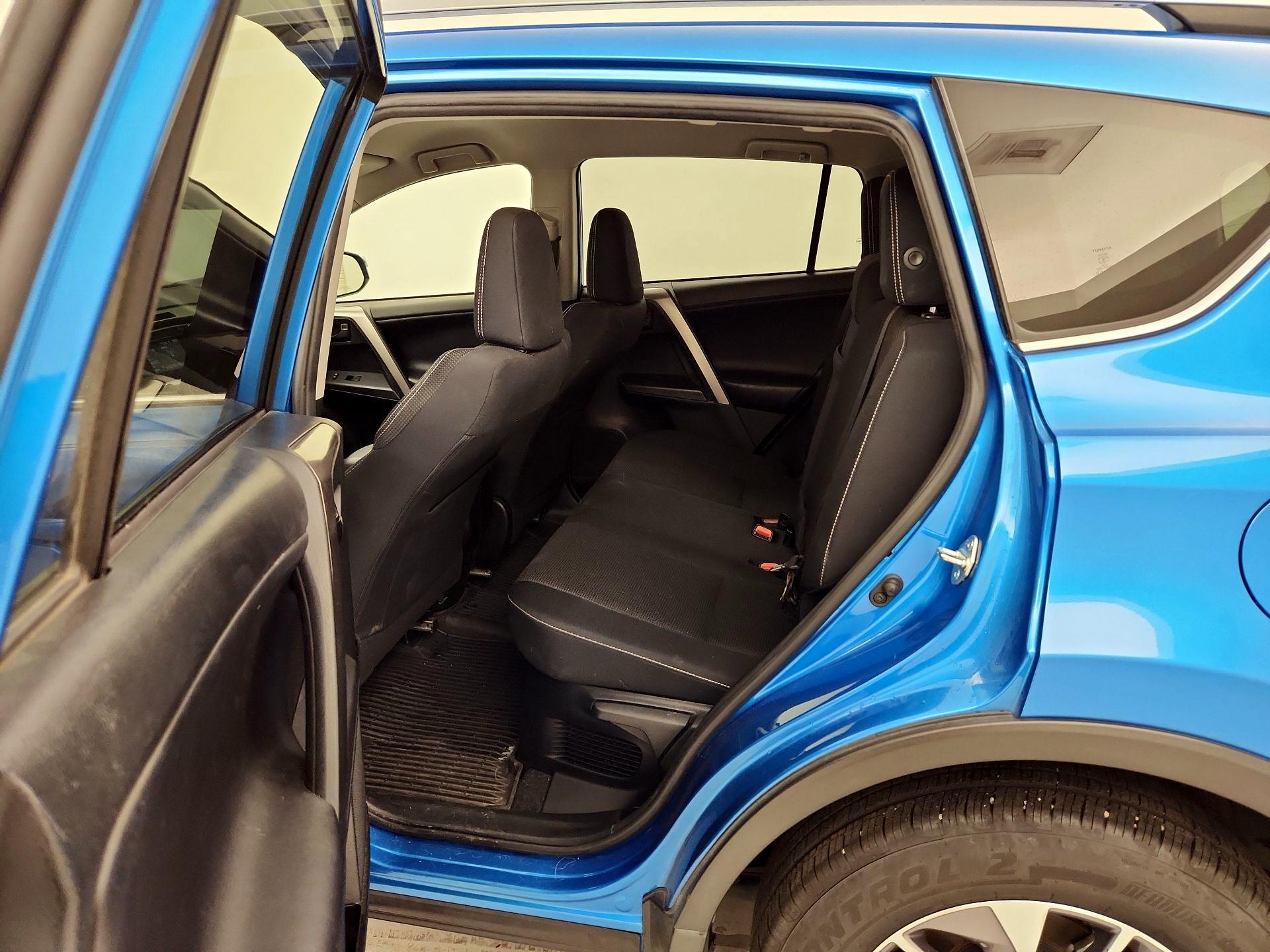 Thumbnail: 2018 Toyota RAV4 - 19