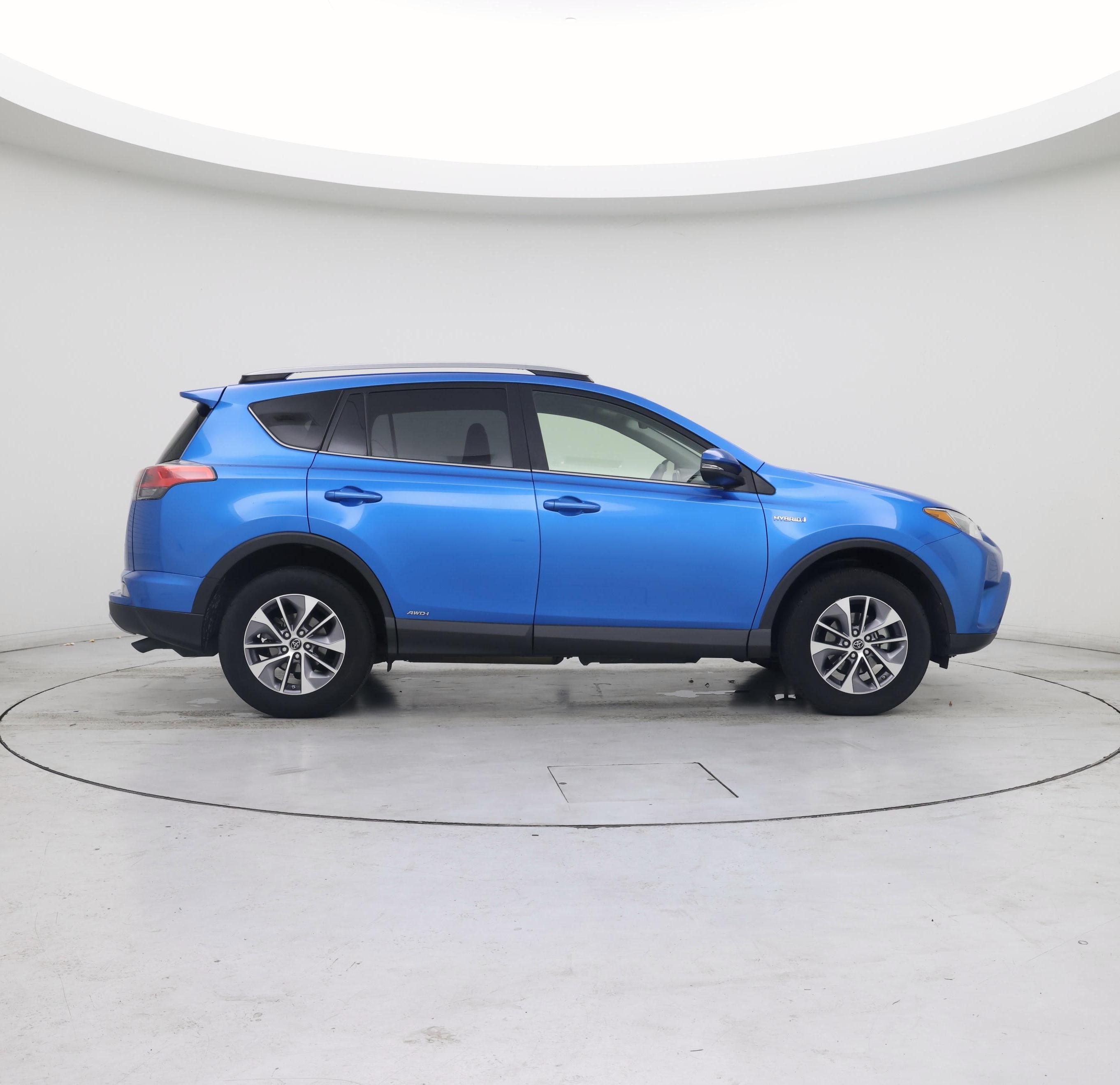 Thumbnail: 2018 Toyota RAV4 - 7
