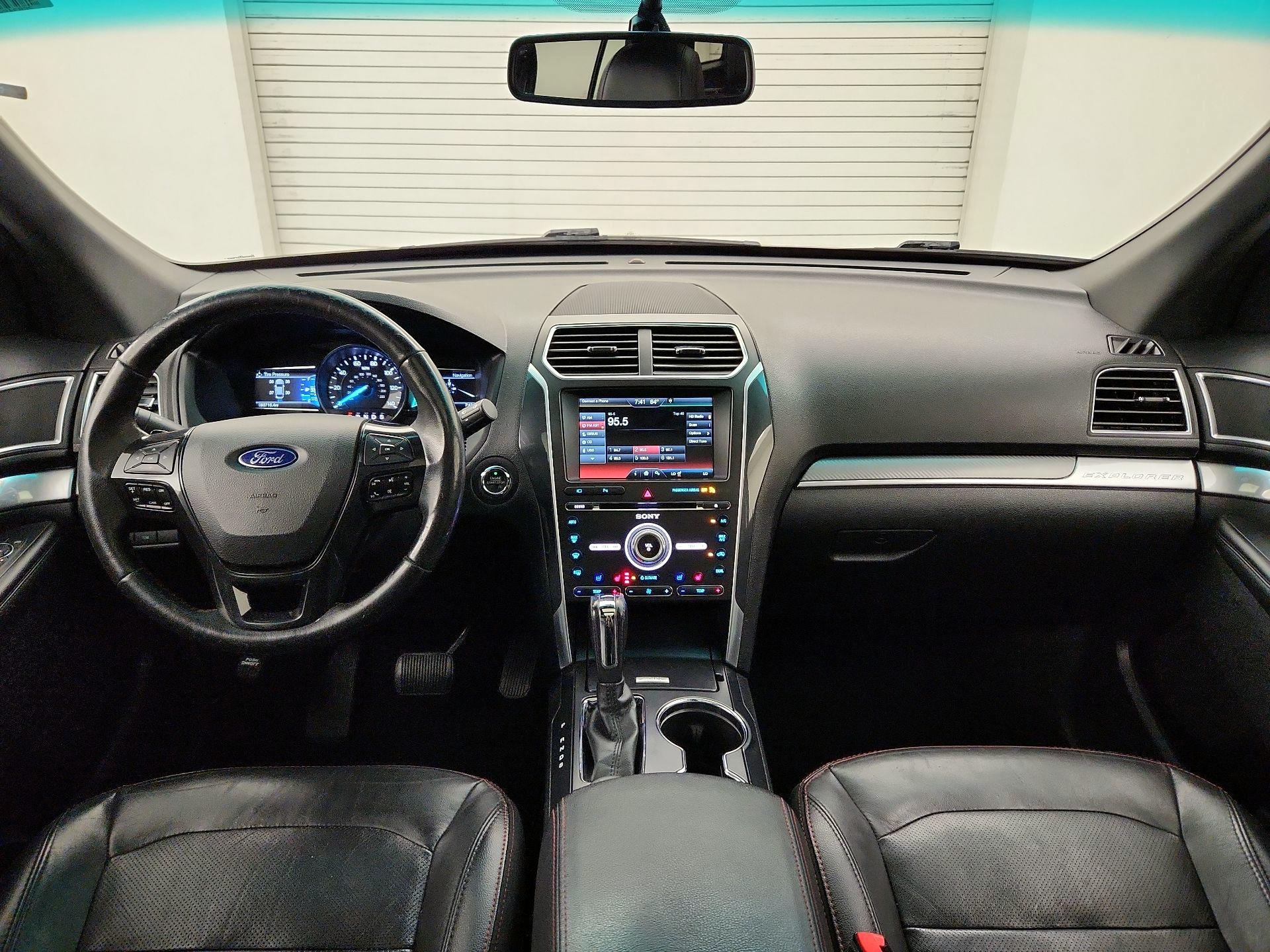 Thumbnail: 2016 Ford Explorer - 9