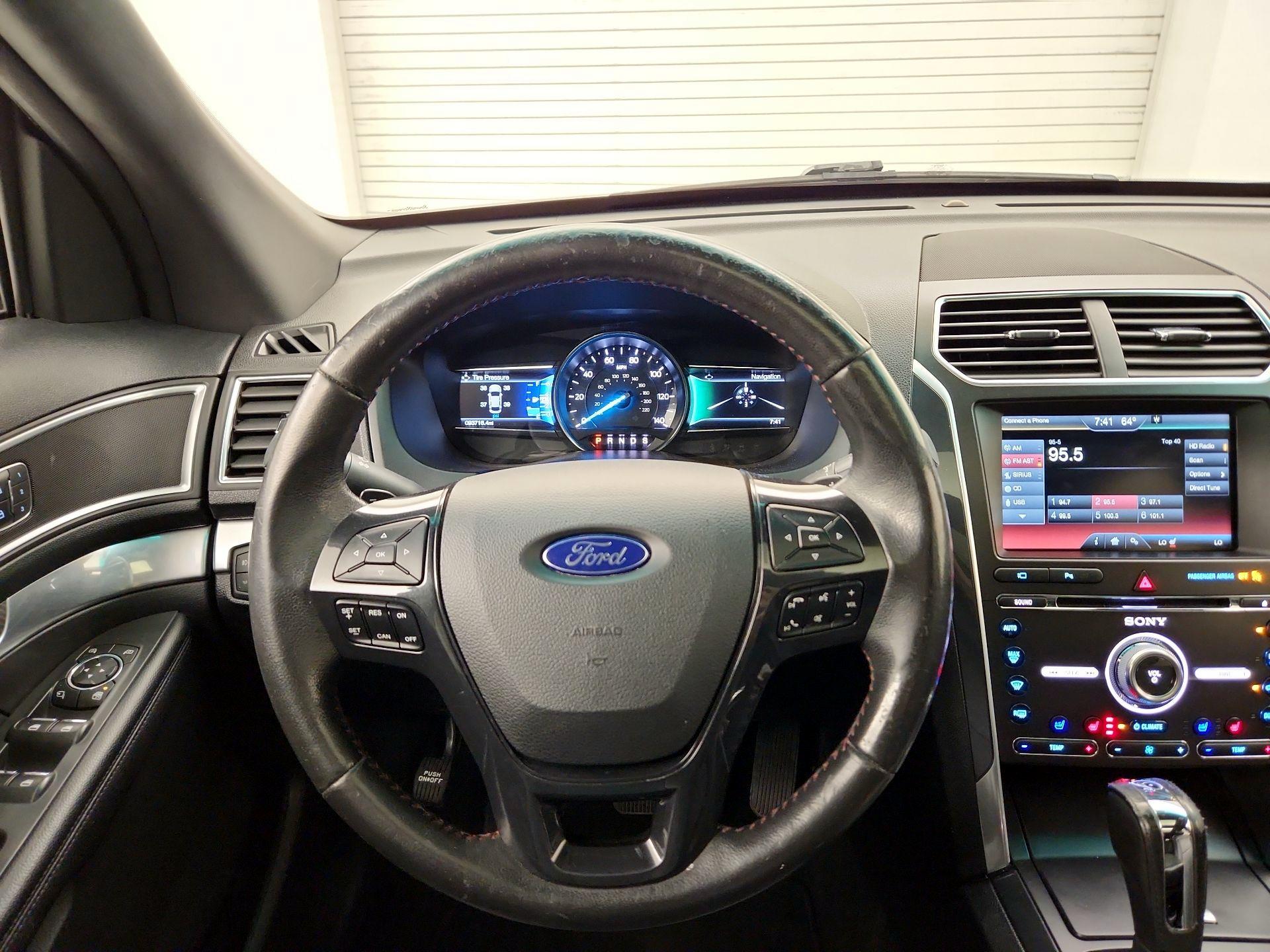Thumbnail: 2016 Ford Explorer - 10