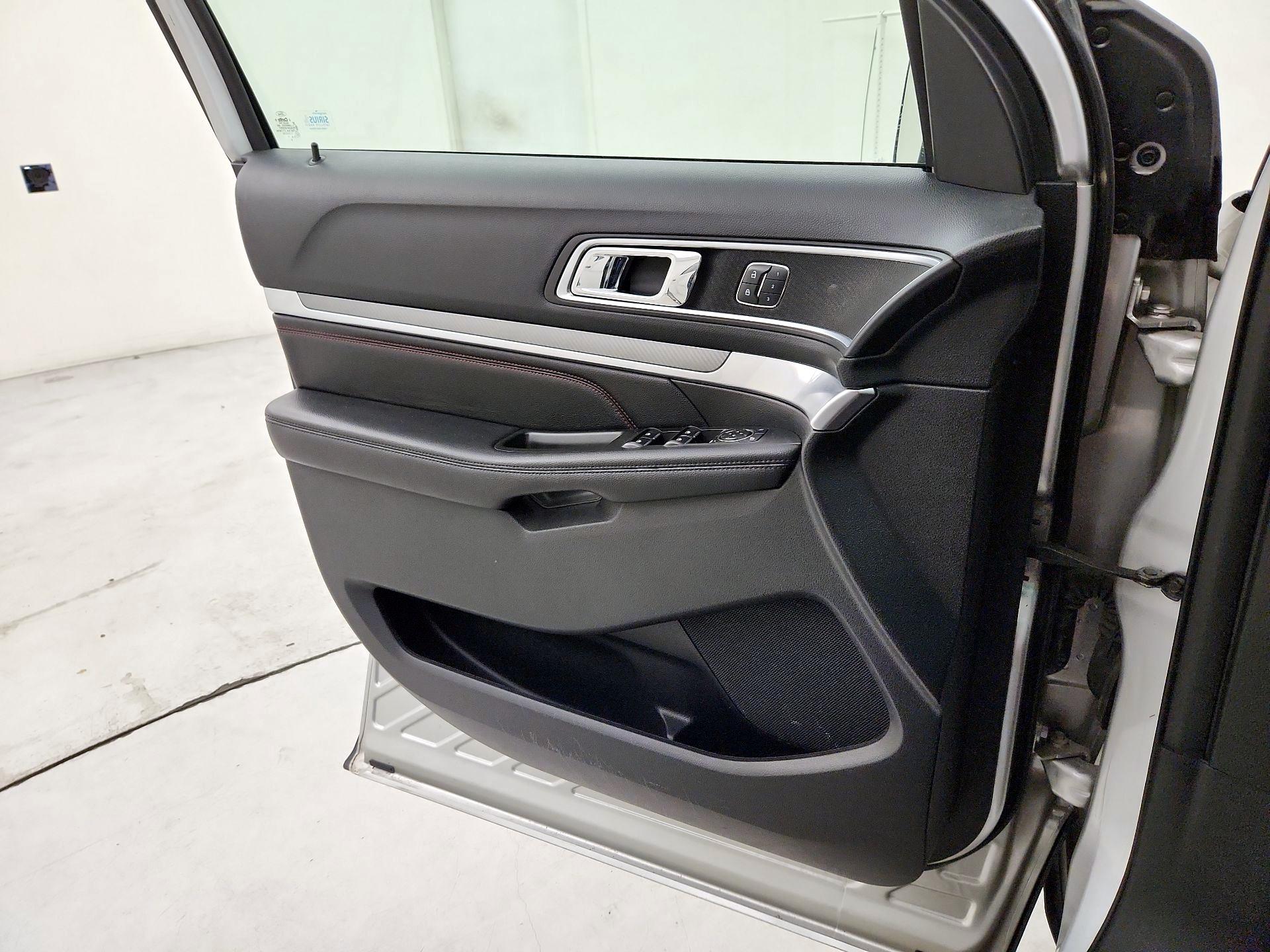 Thumbnail: 2016 Ford Explorer - 12