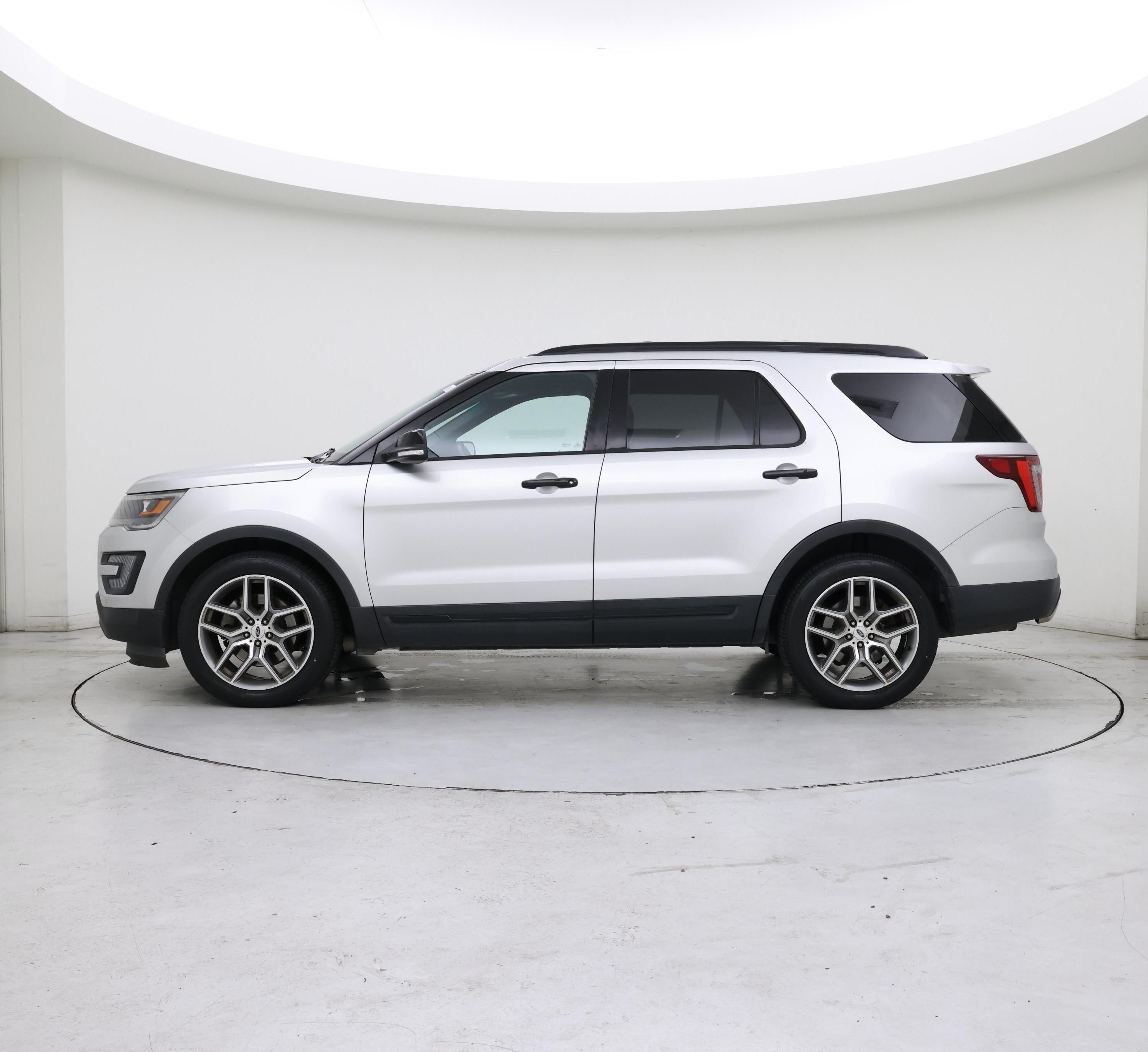 Thumbnail: 2016 Ford Explorer - 3
