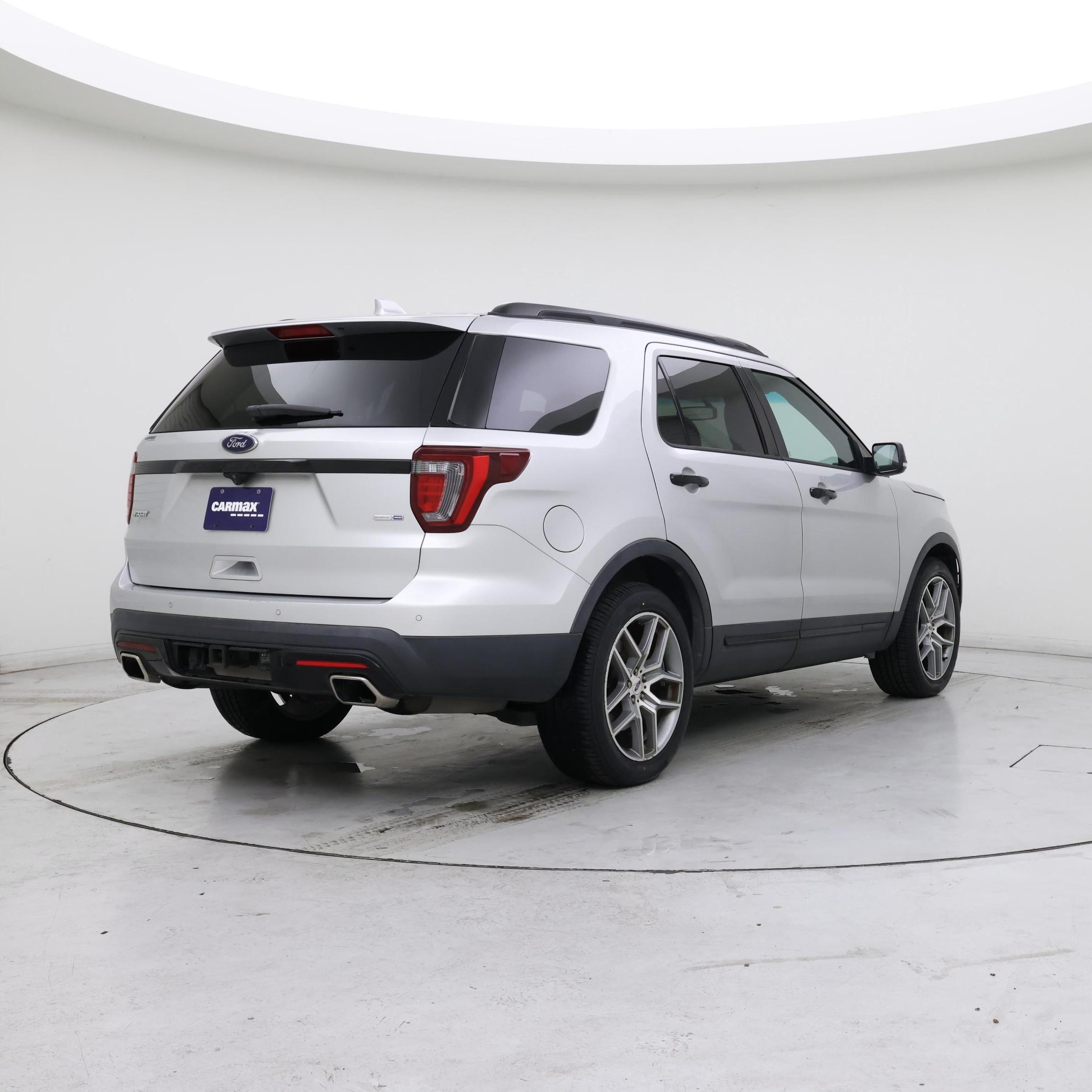 Thumbnail: 2016 Ford Explorer - 8