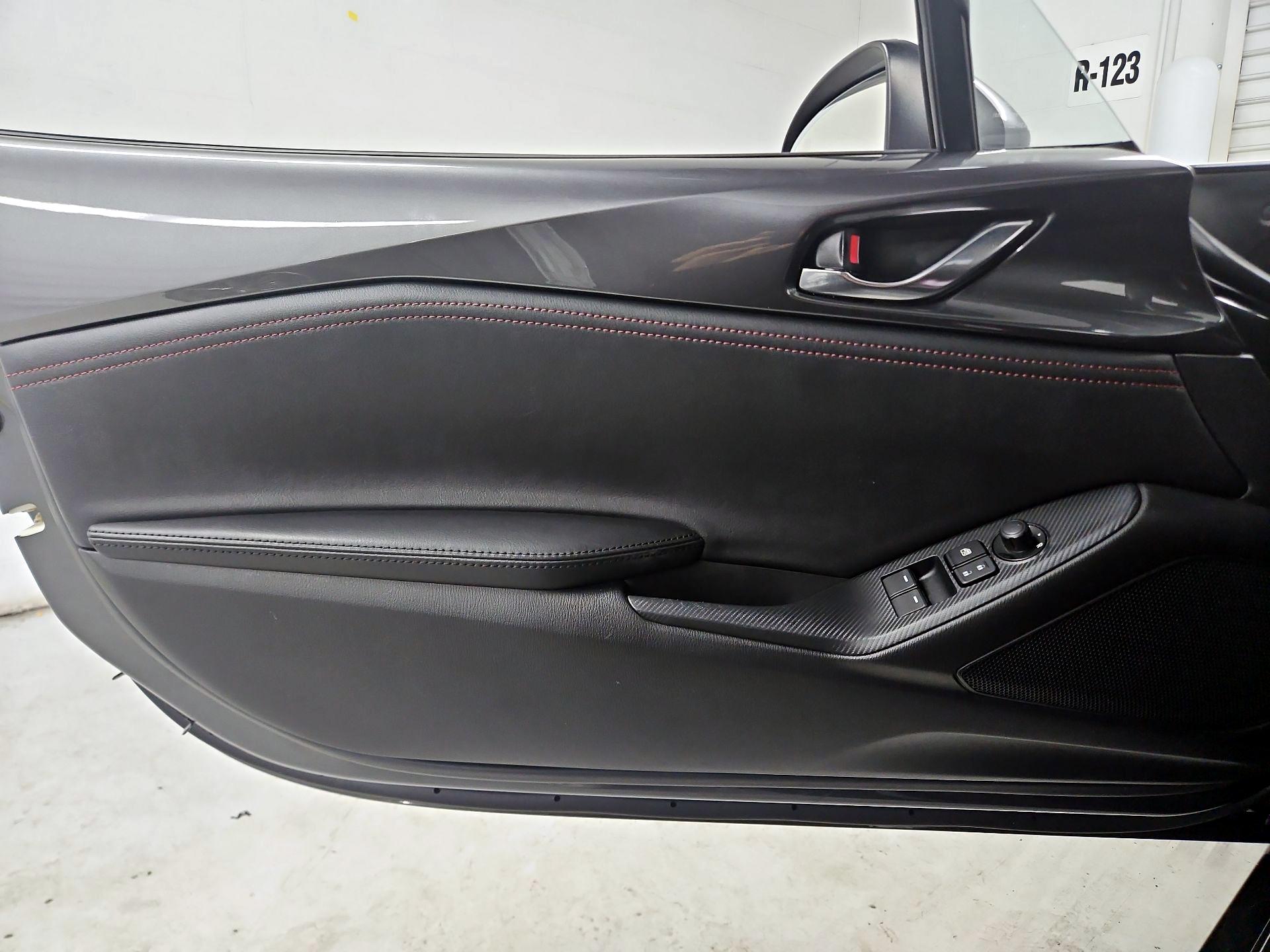 Thumbnail: 2019 Mazda MX-5 Miata - 12