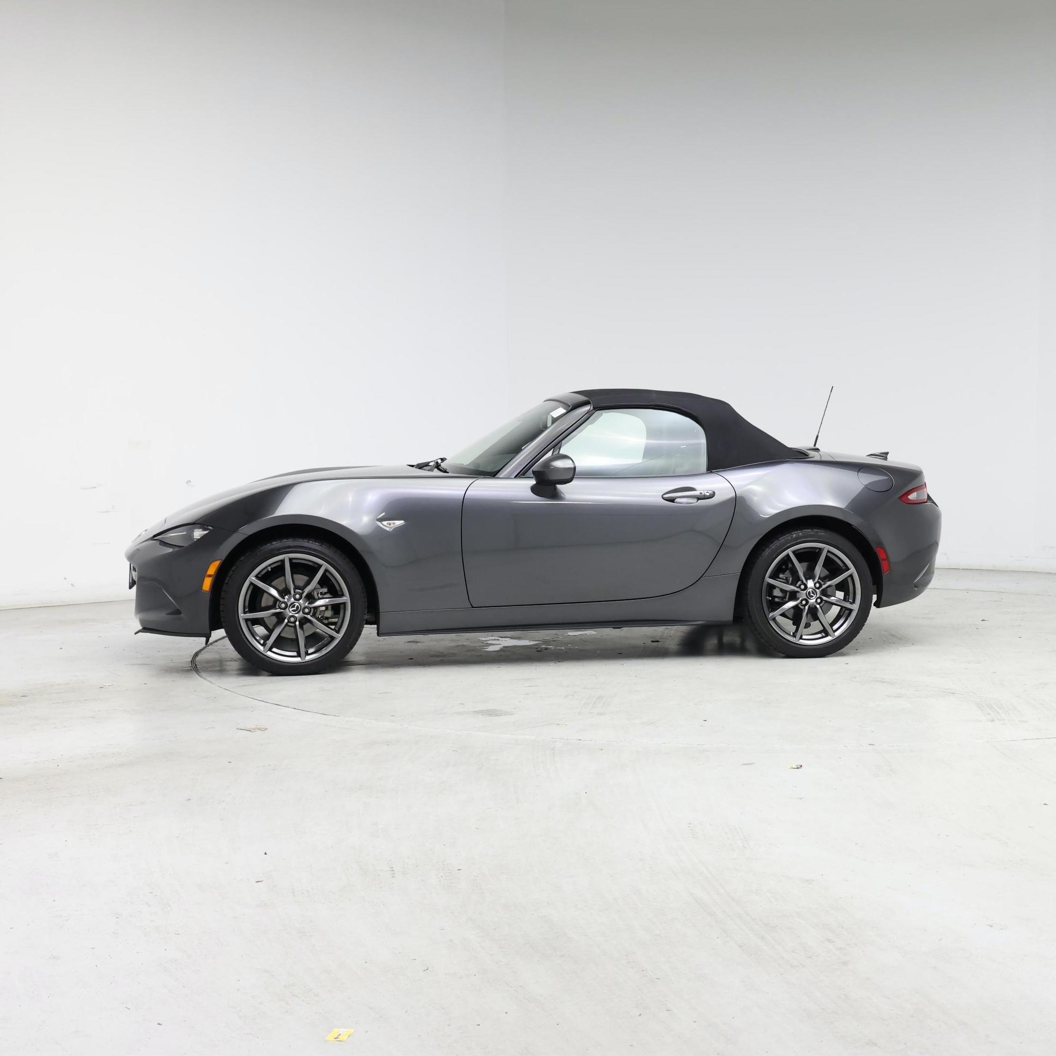 Thumbnail: 2019 Mazda MX-5 Miata - 3