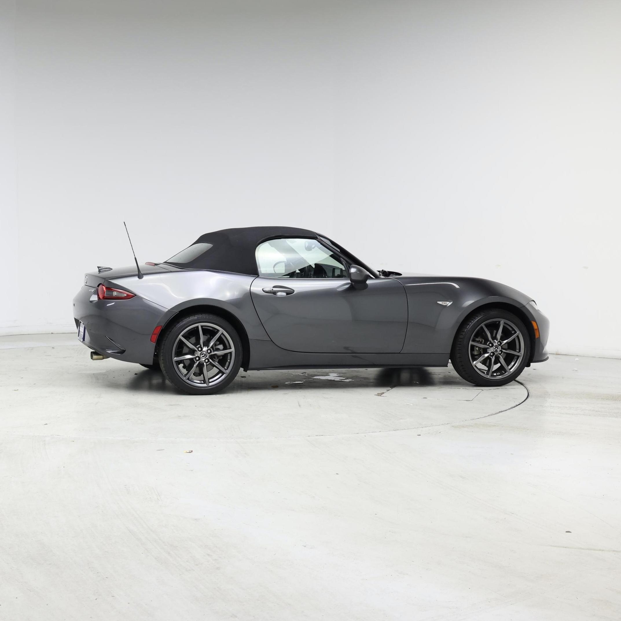 Thumbnail: 2019 Mazda MX-5 Miata - 7