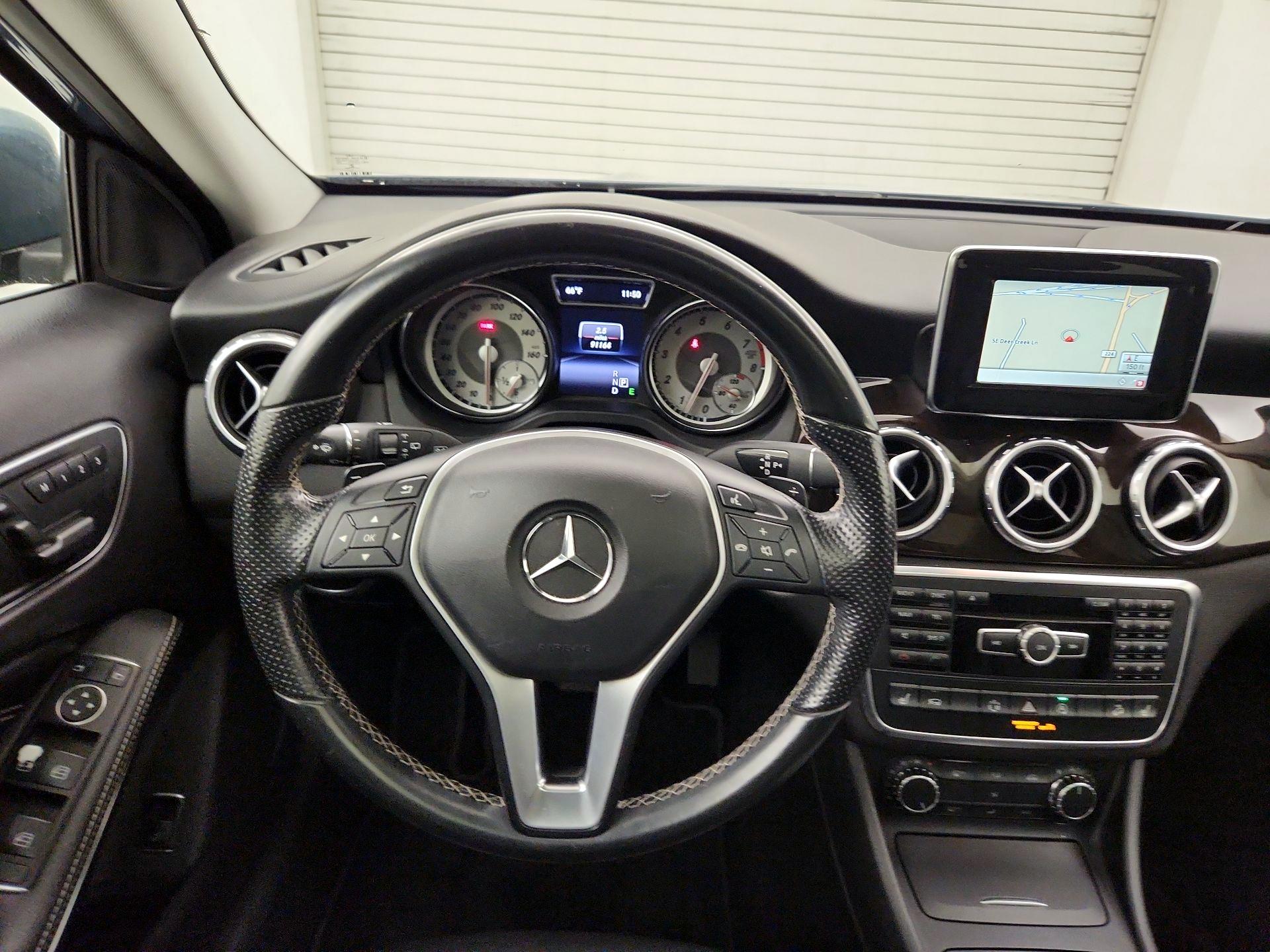 Thumbnail: 2015 Mercedes-Benz GLA - 10