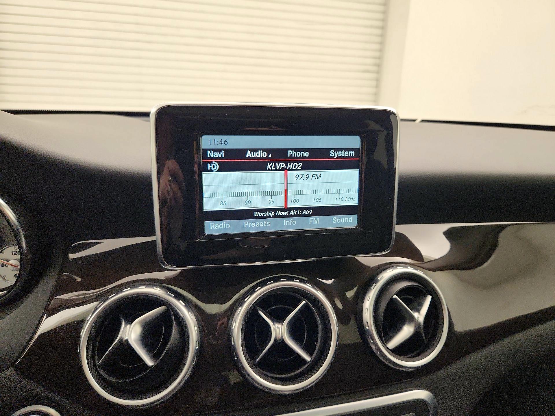 Thumbnail: 2015 Mercedes-Benz GLA - 16
