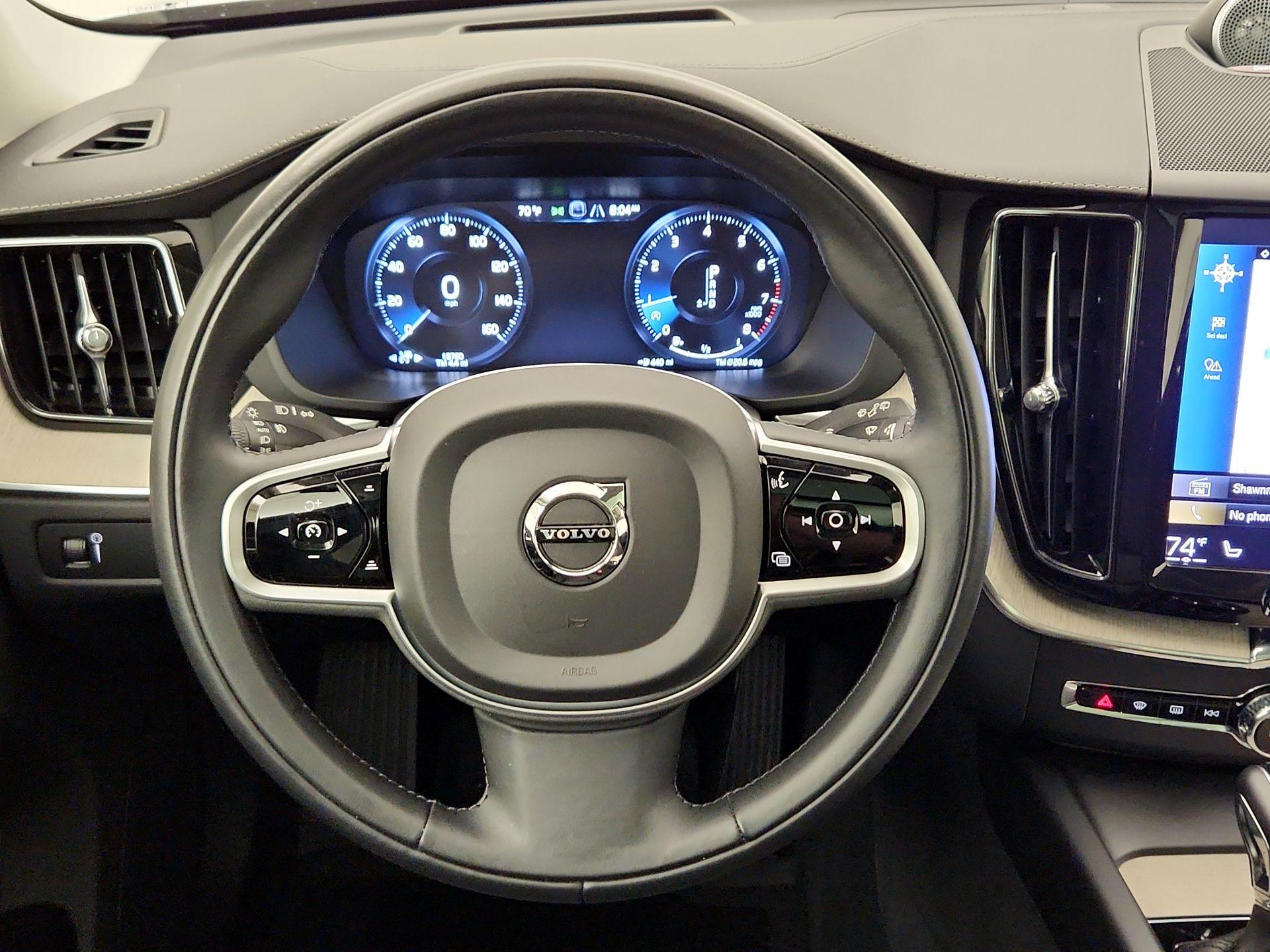 Thumbnail: 2021 Volvo XC60 - 10
