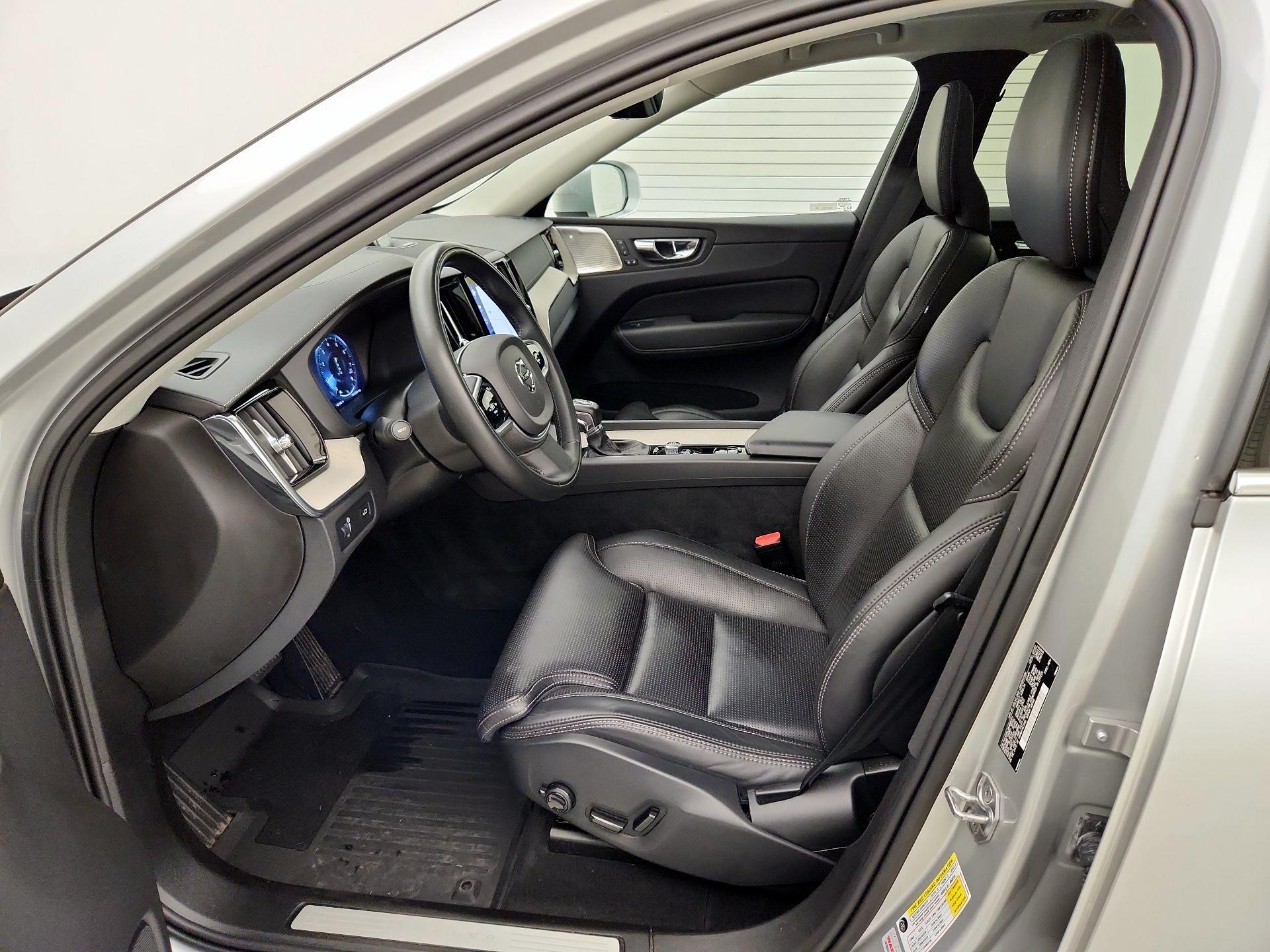 Thumbnail: 2021 Volvo XC60 - 11