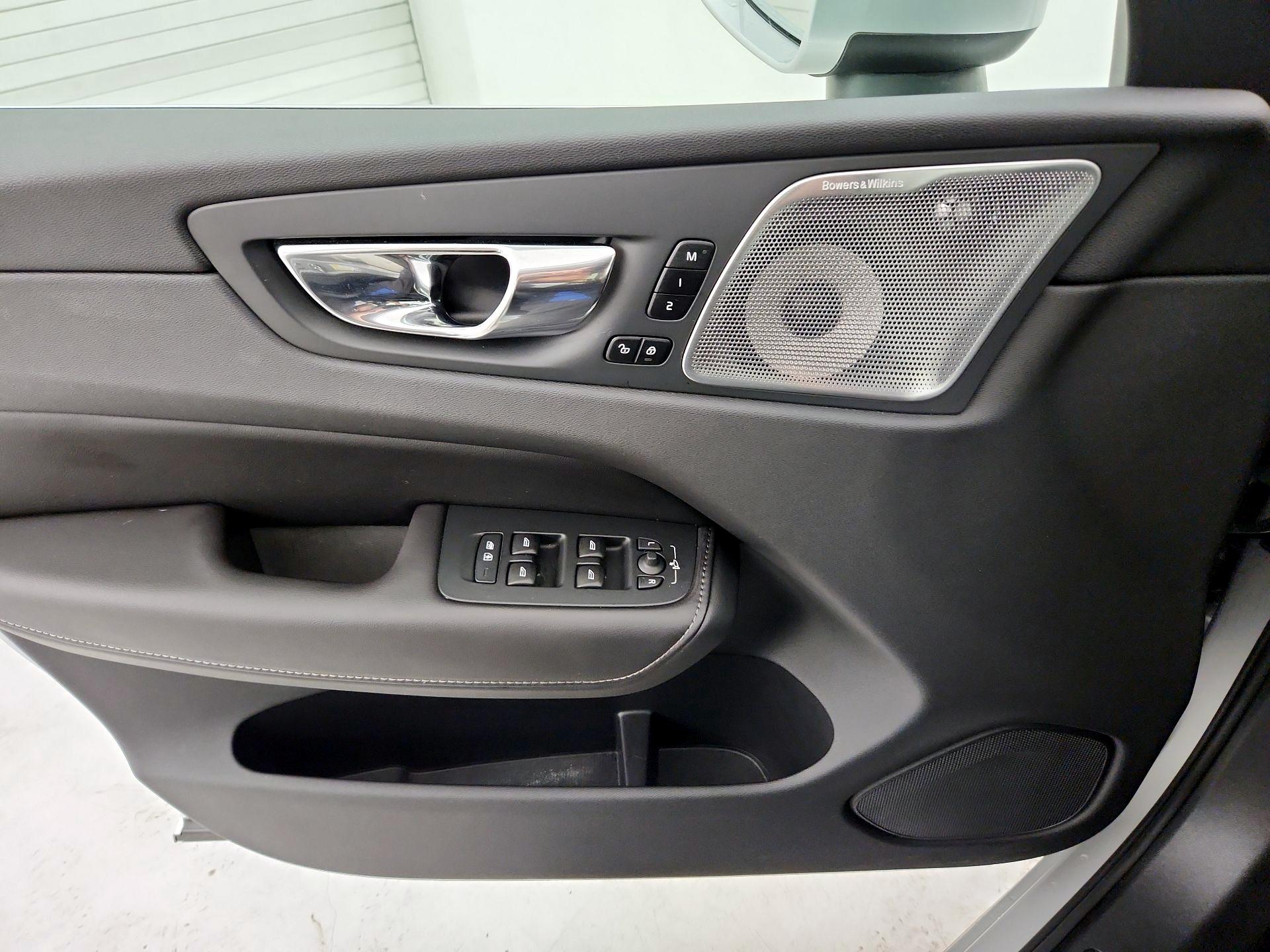 Thumbnail: 2021 Volvo XC60 - 12