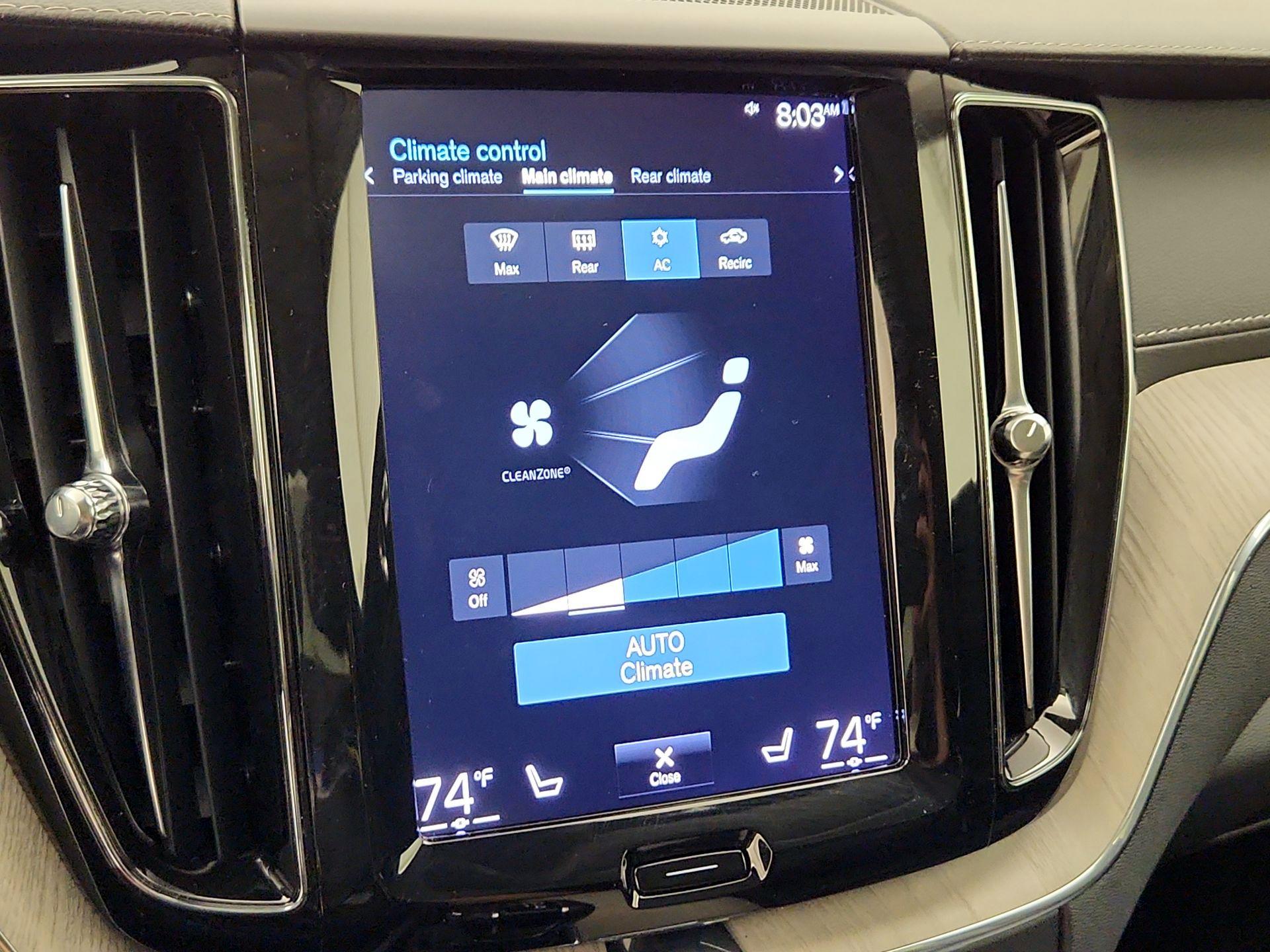 Thumbnail: 2021 Volvo XC60 - 17
