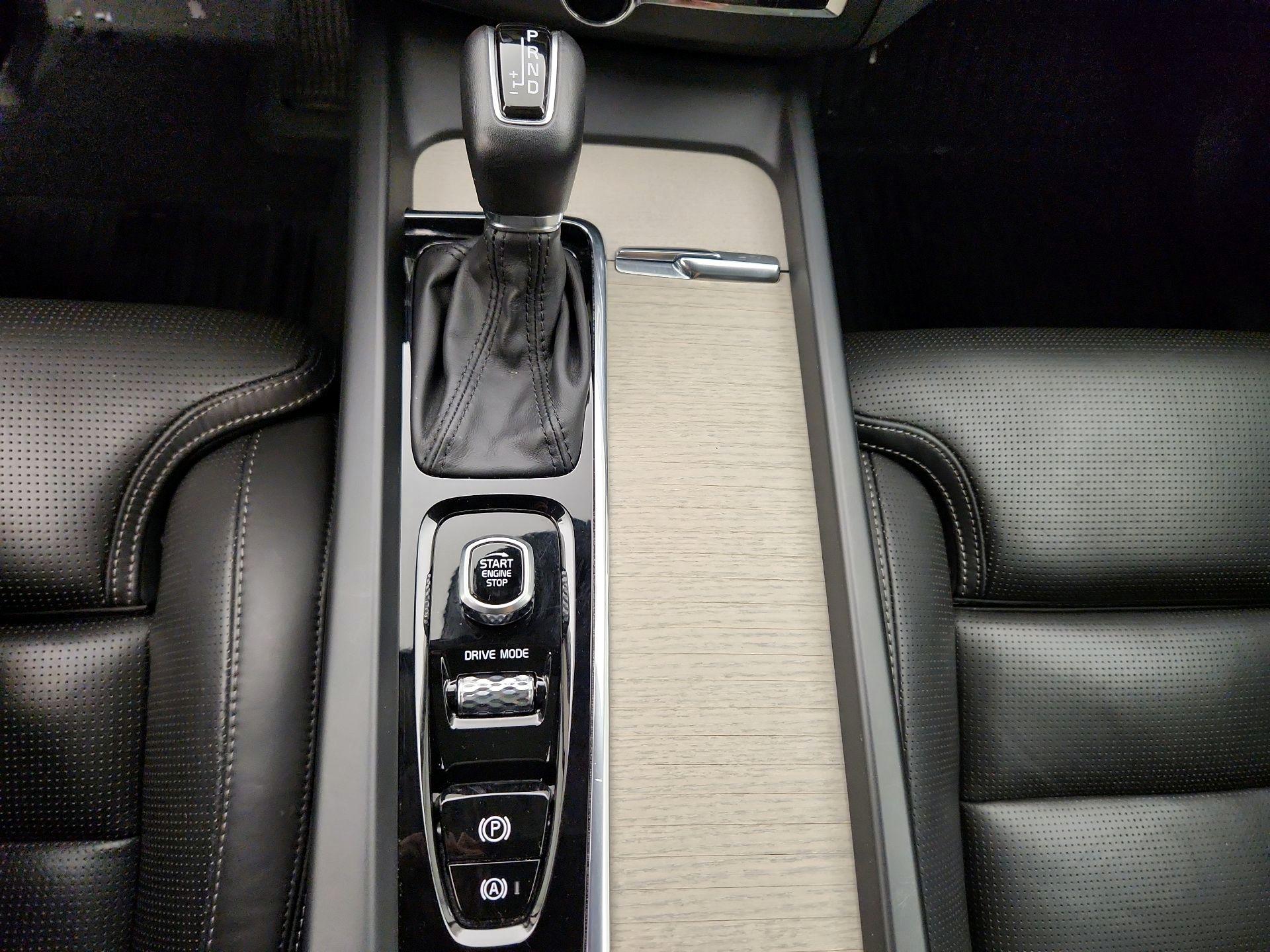 Thumbnail: 2021 Volvo XC60 - 18