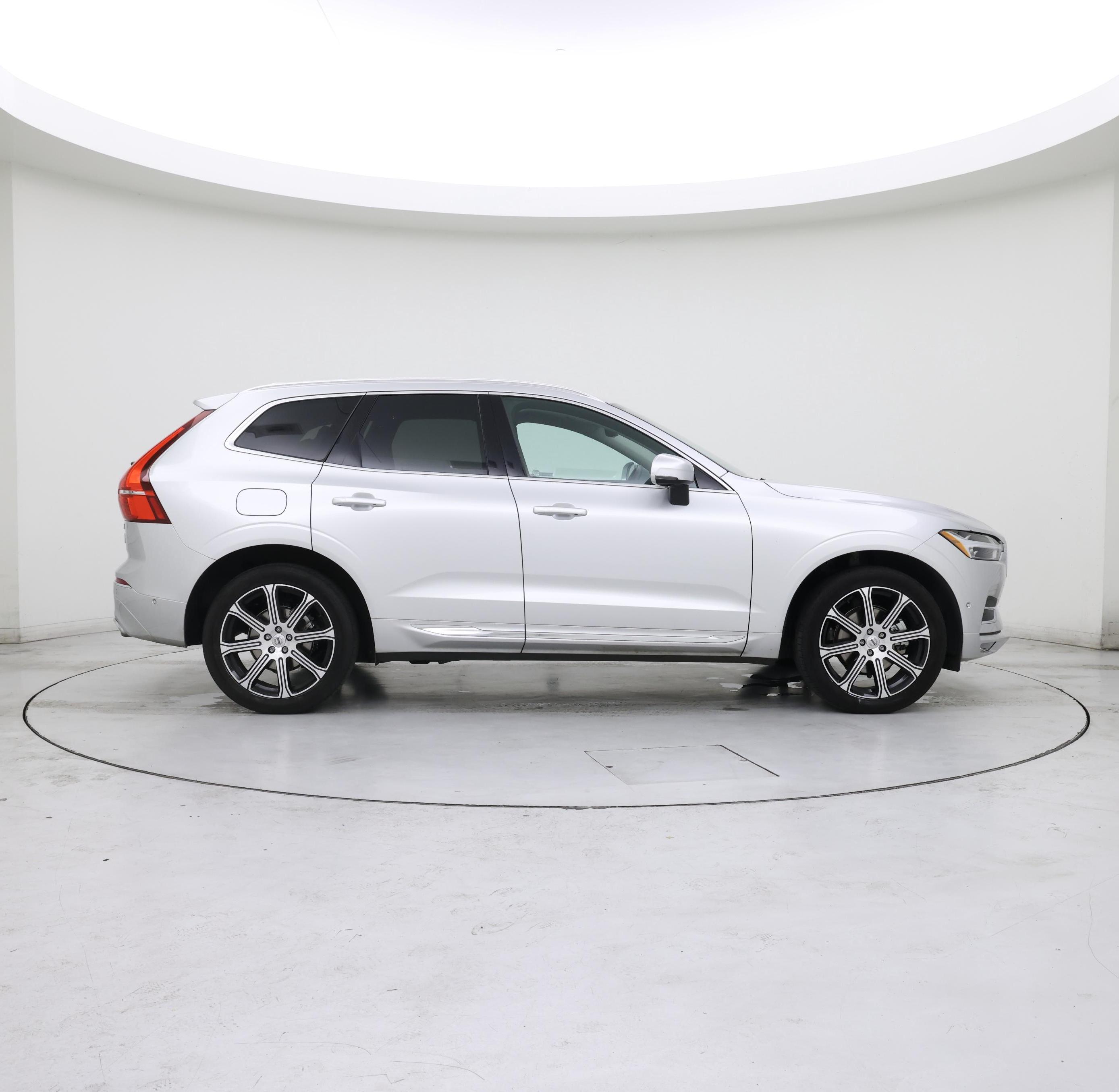 Thumbnail: 2021 Volvo XC60 - 7