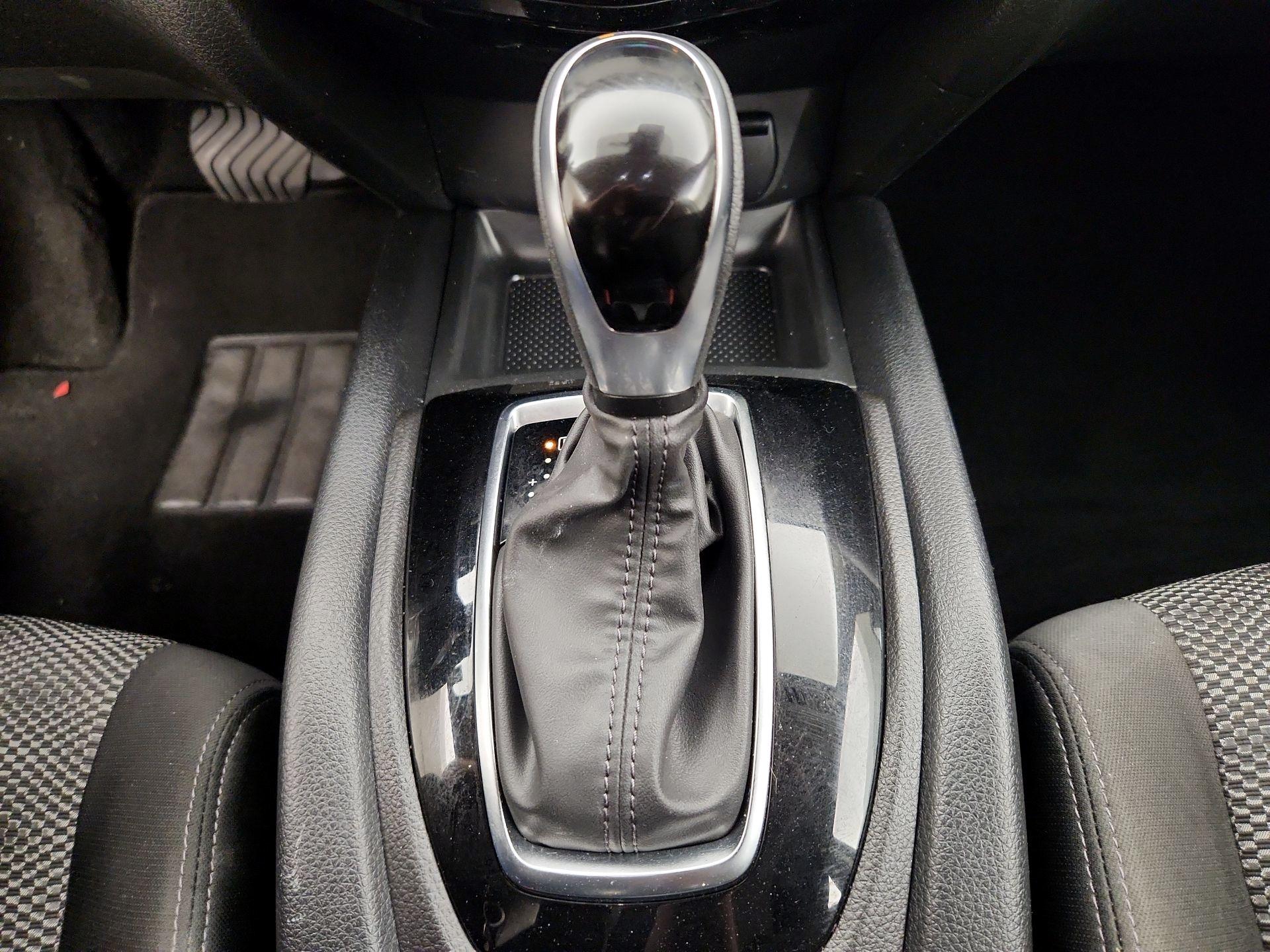 Thumbnail: 2022 Nissan Rogue Sport - 17