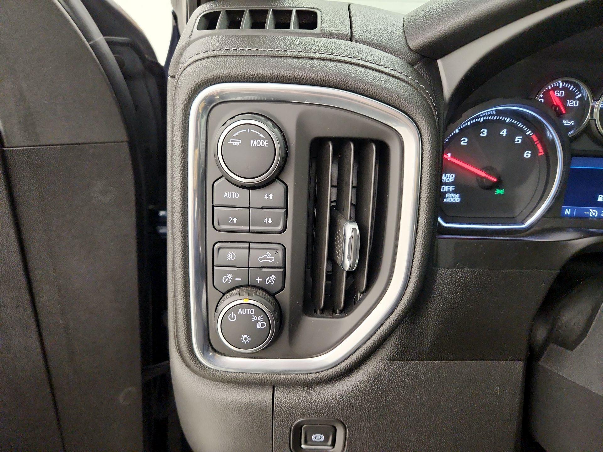 Thumbnail: 2021 Chevrolet Silverado 1500 - 13