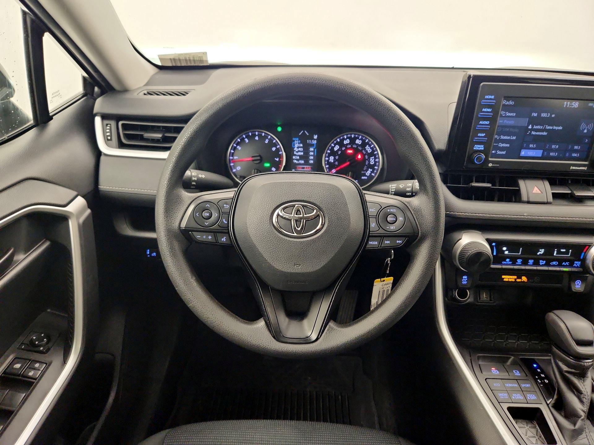 Thumbnail: 2021 Toyota RAV4 - 10