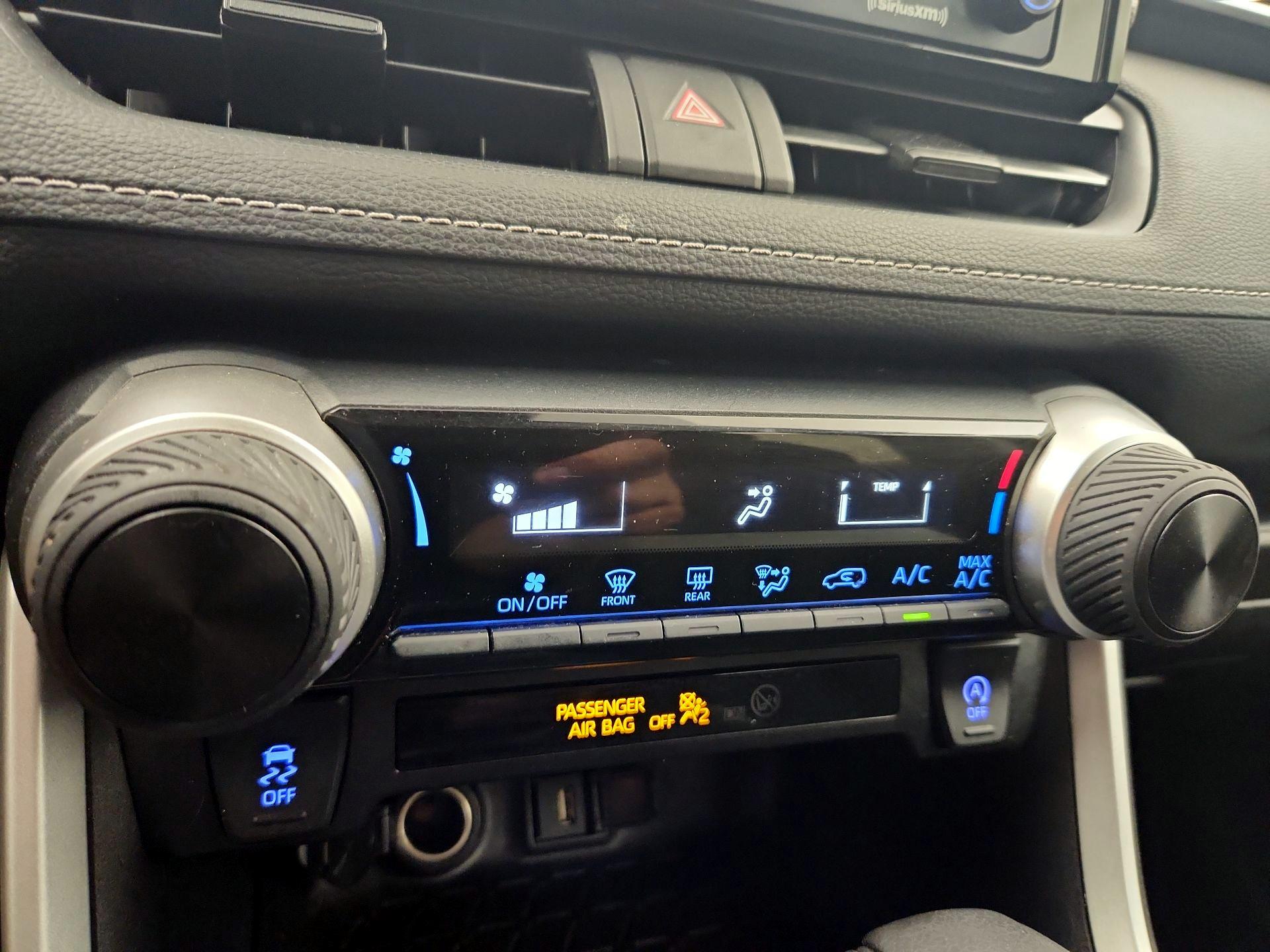 Thumbnail: 2021 Toyota RAV4 - 16