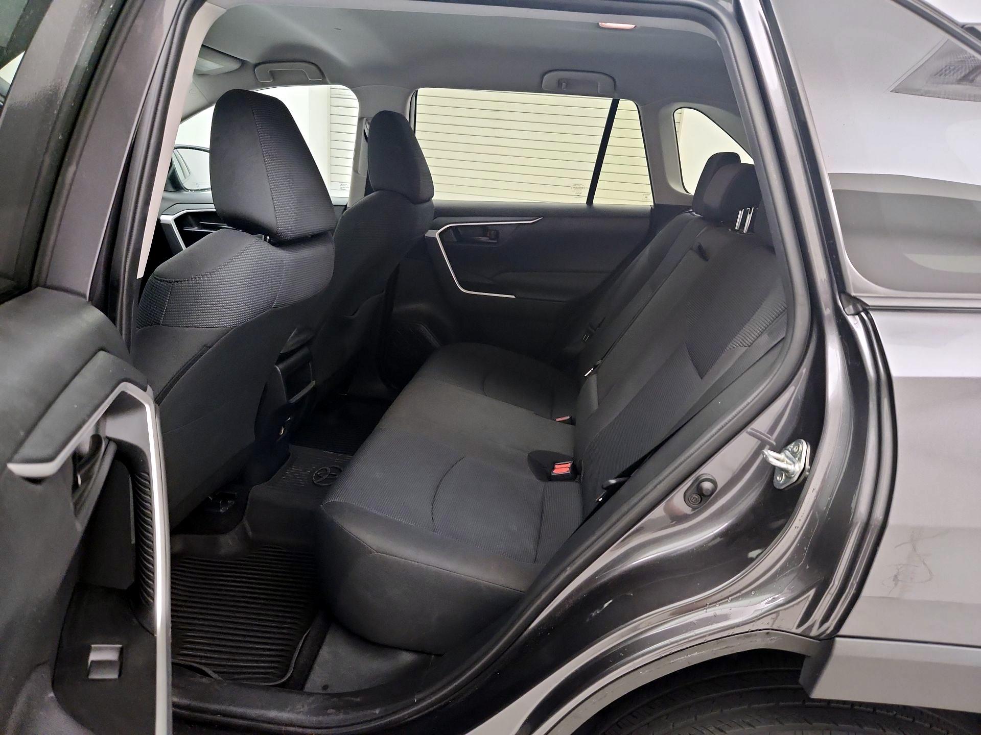 Thumbnail: 2021 Toyota RAV4 - 19