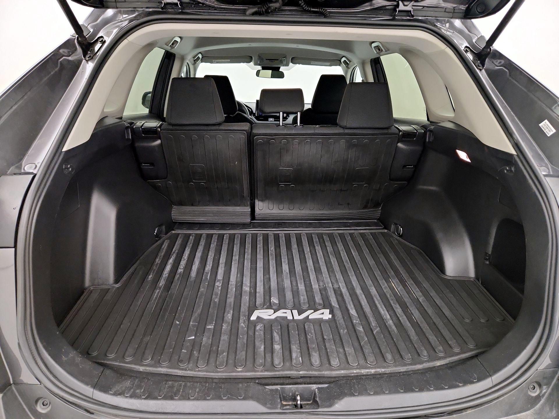 Thumbnail: 2021 Toyota RAV4 - 20