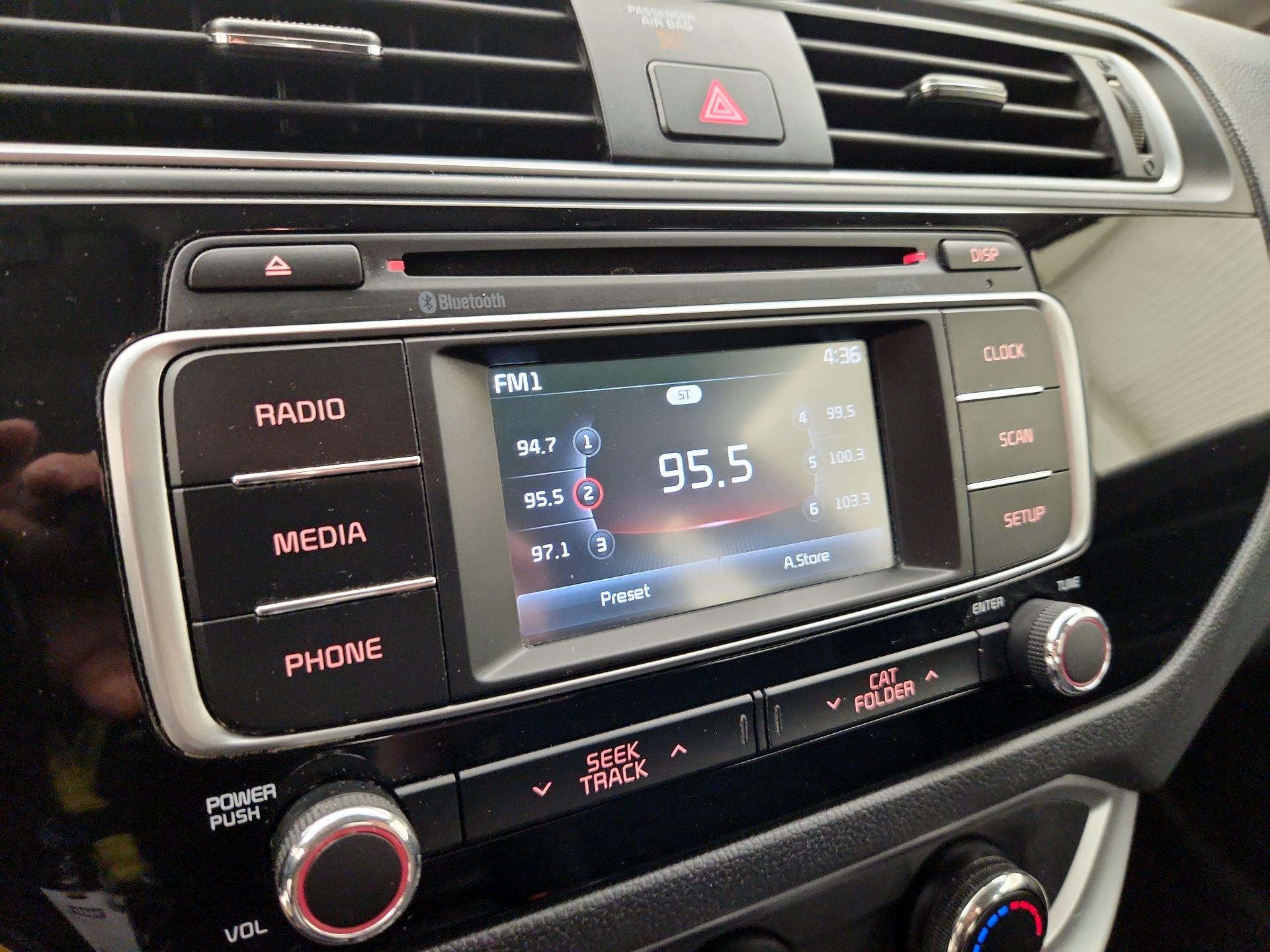 Thumbnail: 2017 Kia Rio5 - 15