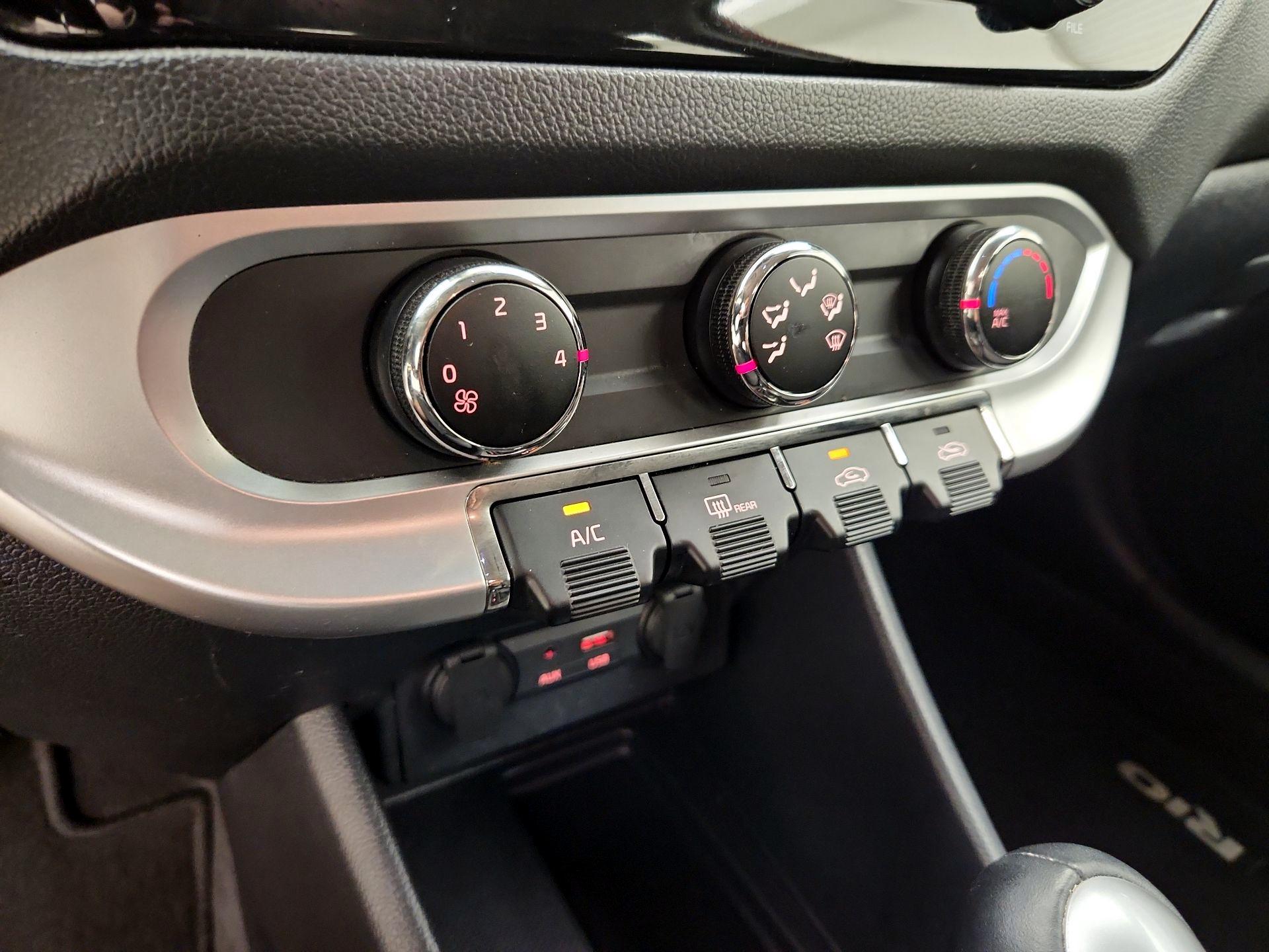 Thumbnail: 2017 Kia Rio5 - 16
