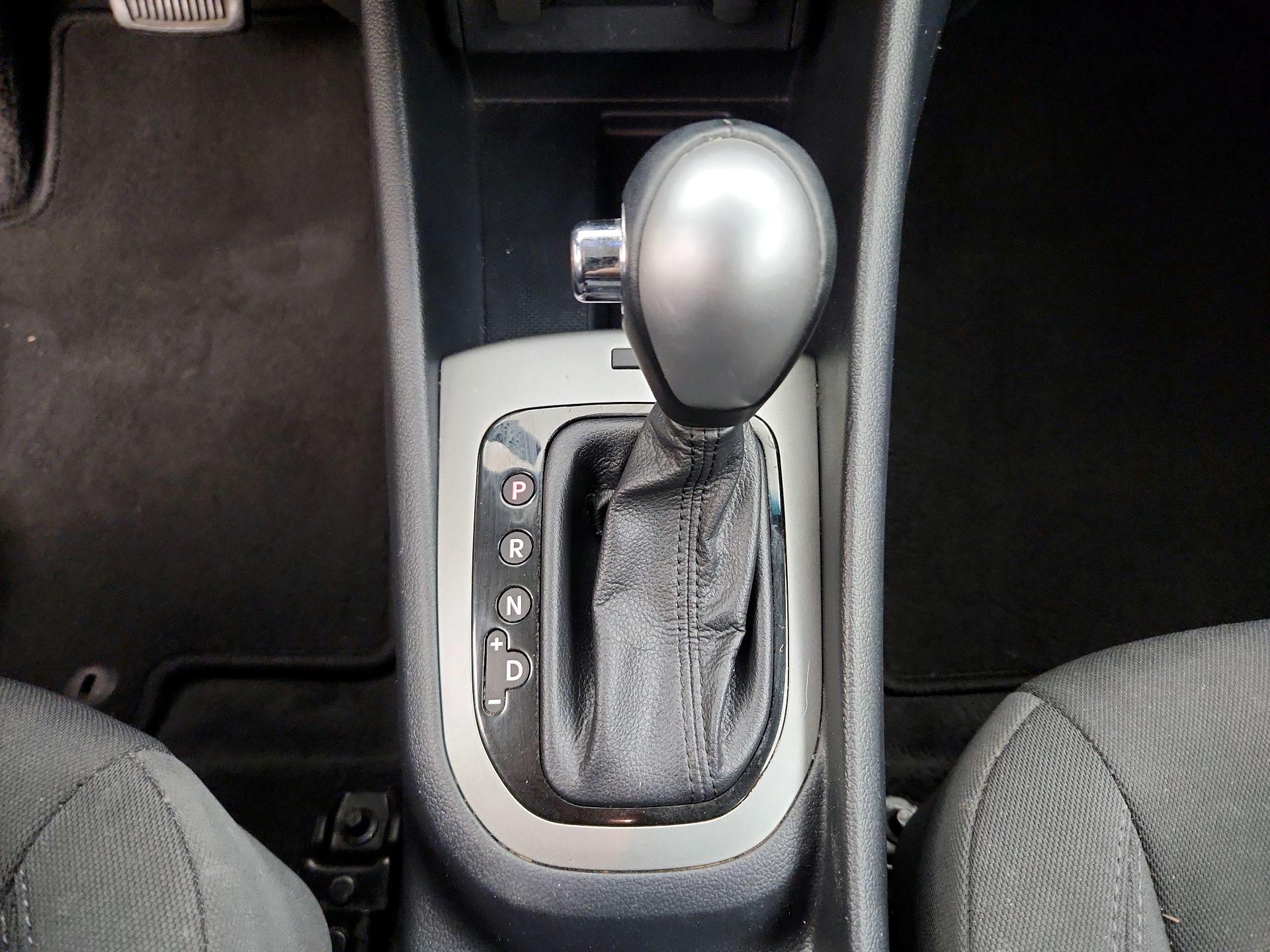 Thumbnail: 2017 Kia Rio5 - 17
