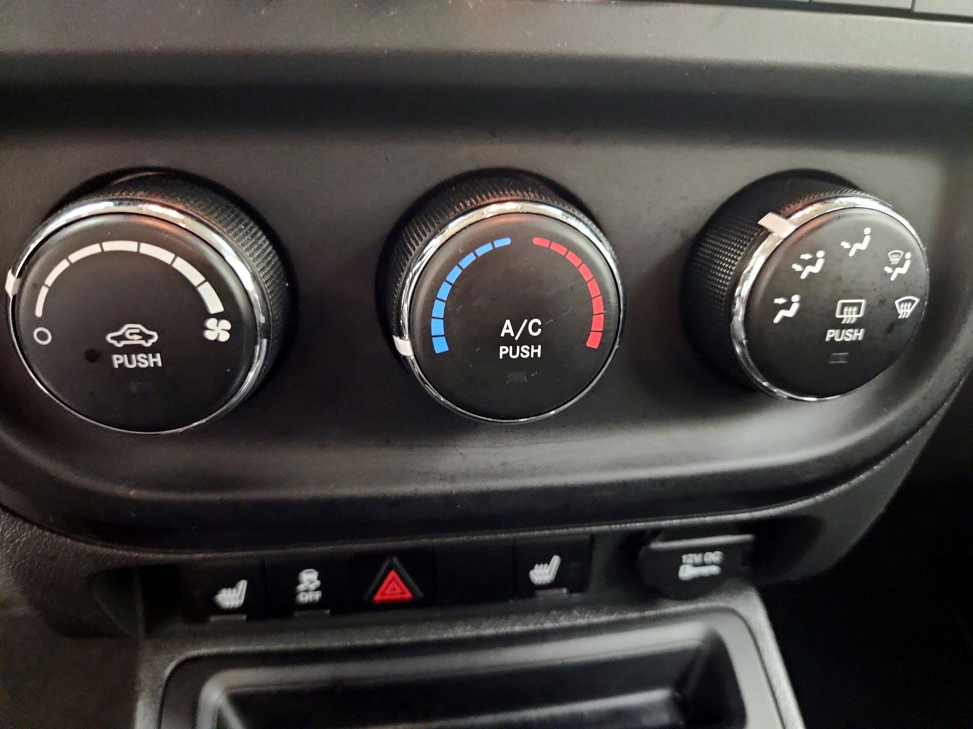 Thumbnail: 2017 Jeep Patriot - 14
