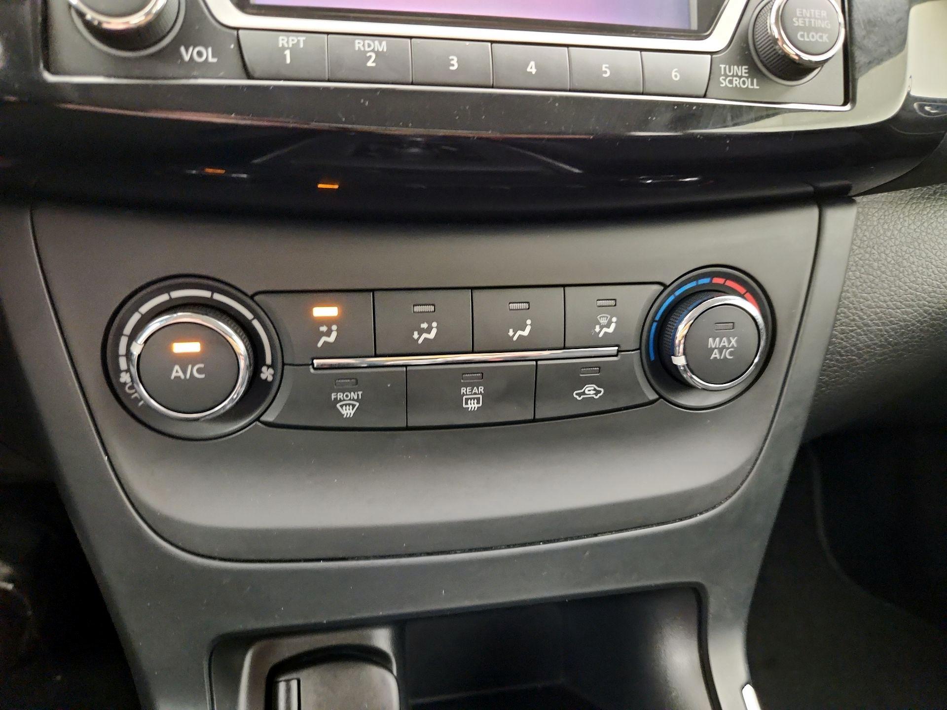 Thumbnail: 2017 Nissan Sentra - 16