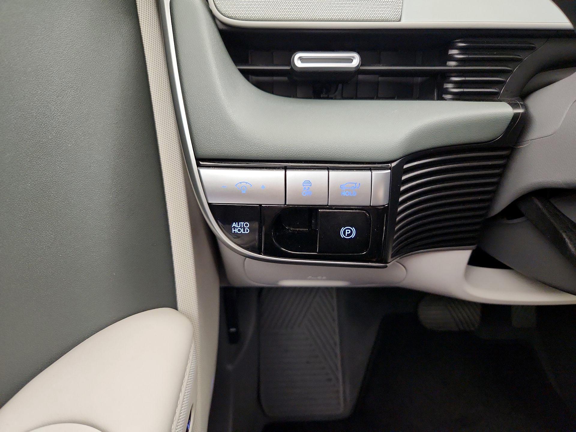 Thumbnail: 2023 Hyundai Ioniq 5 - 13
