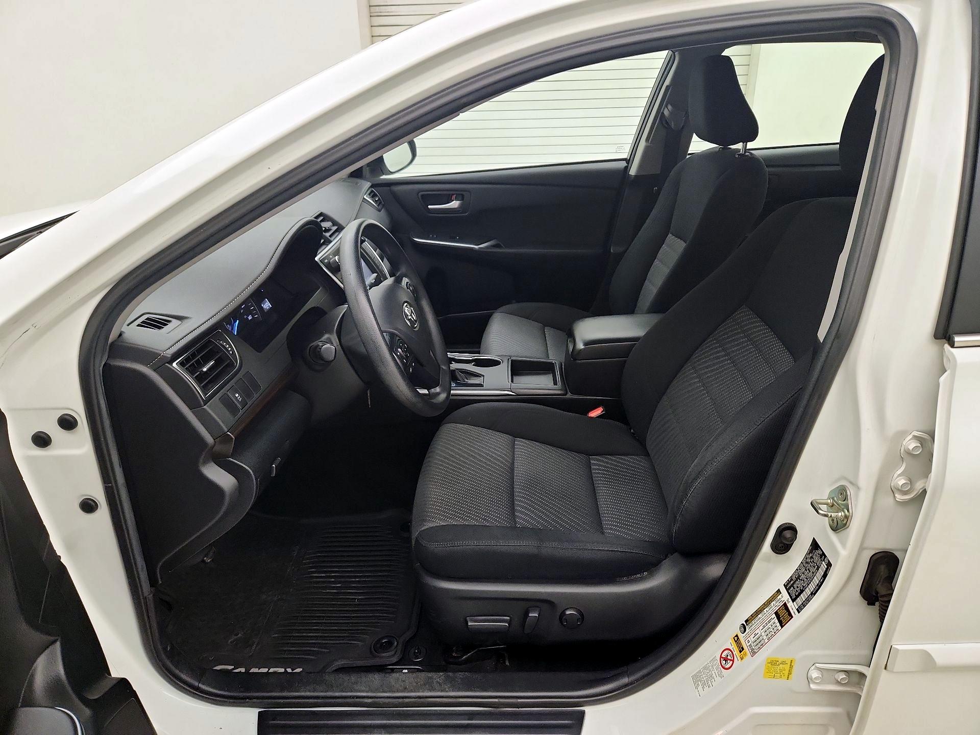 Thumbnail: 2015 Toyota Camry - 11