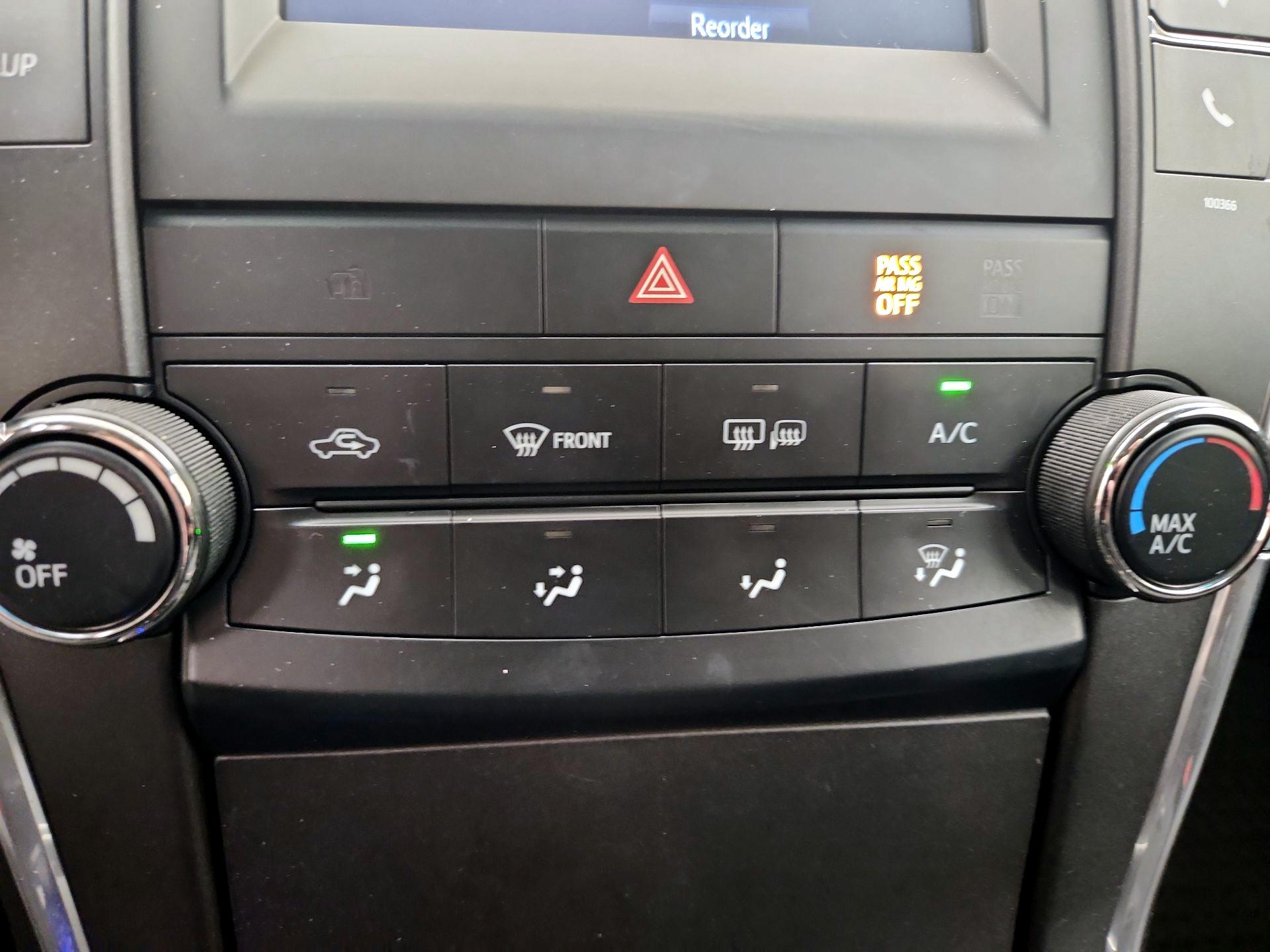 Thumbnail: 2015 Toyota Camry - 16